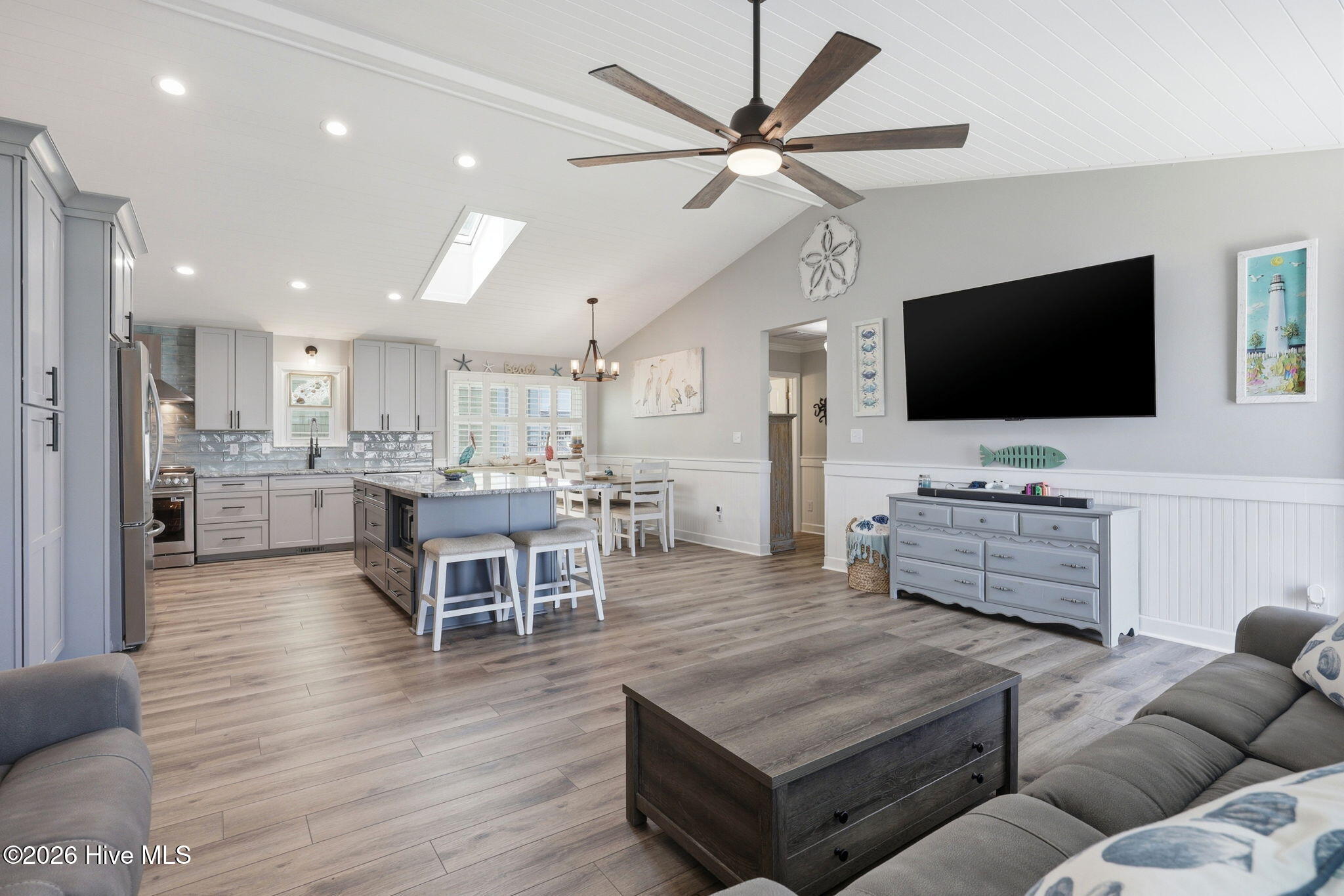 1023 1st Street Property Photo 6