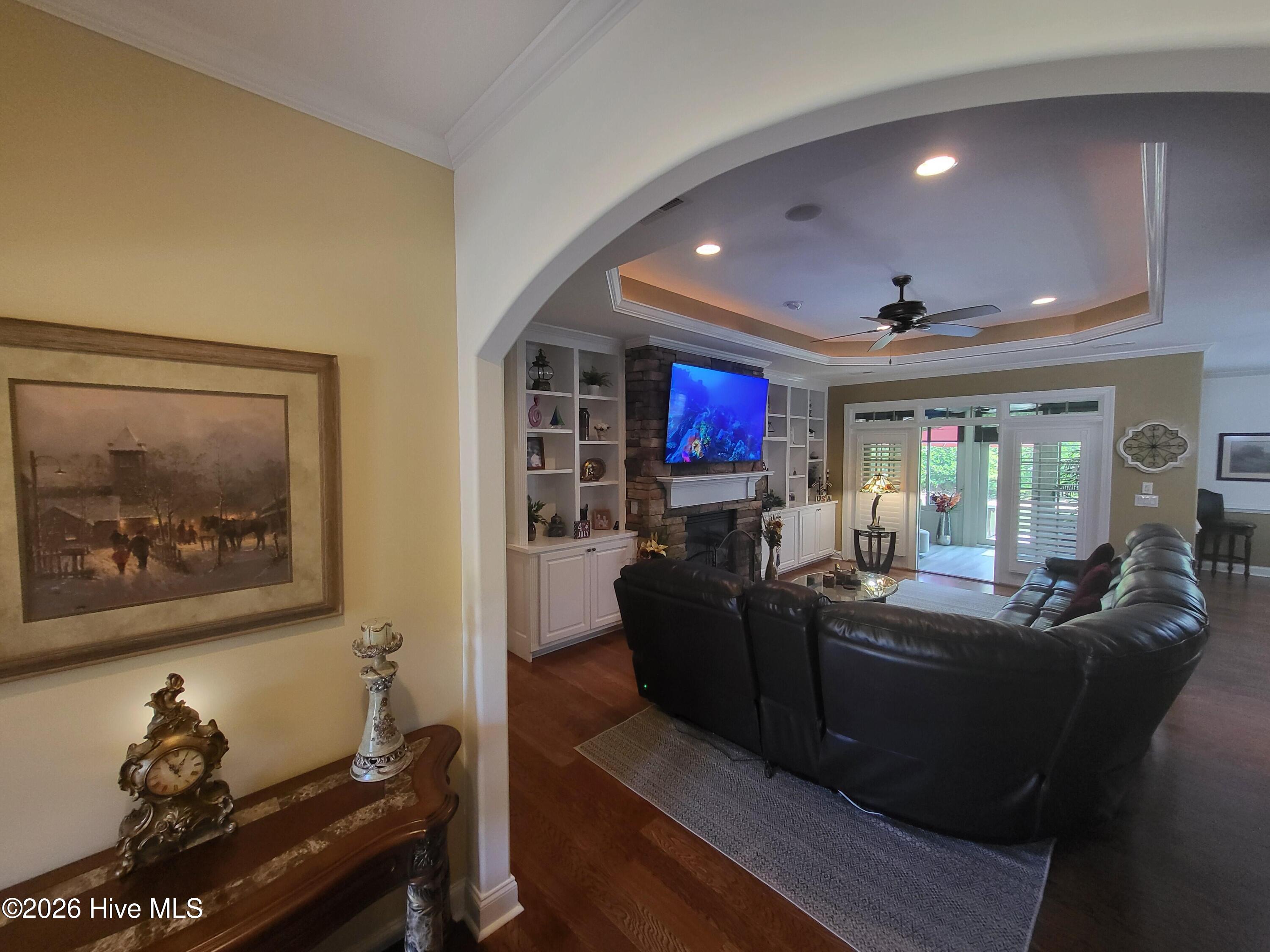 8251 Stenton Drive Ne Property Photo 5