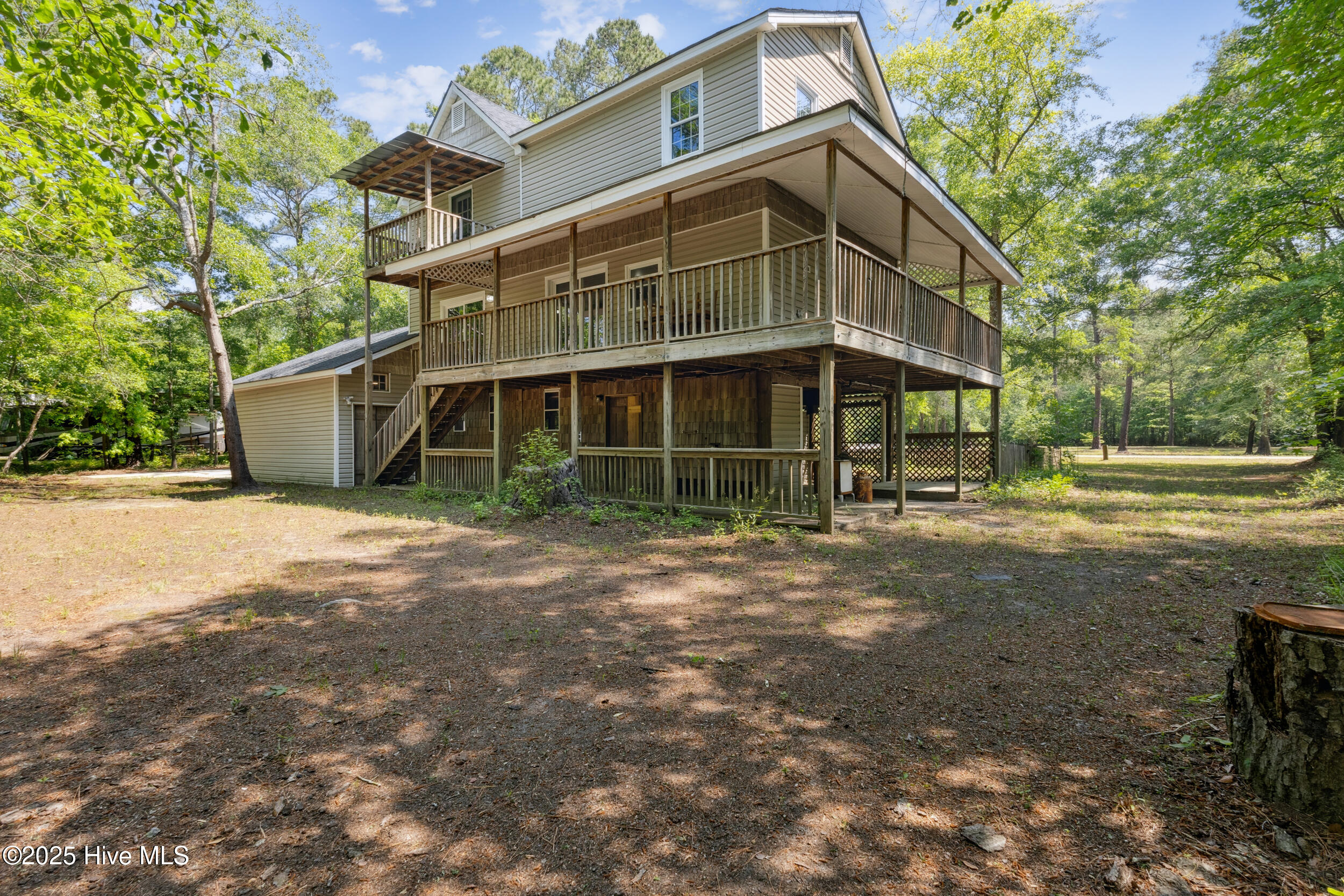 975 River Bend Drive Property Photo 3