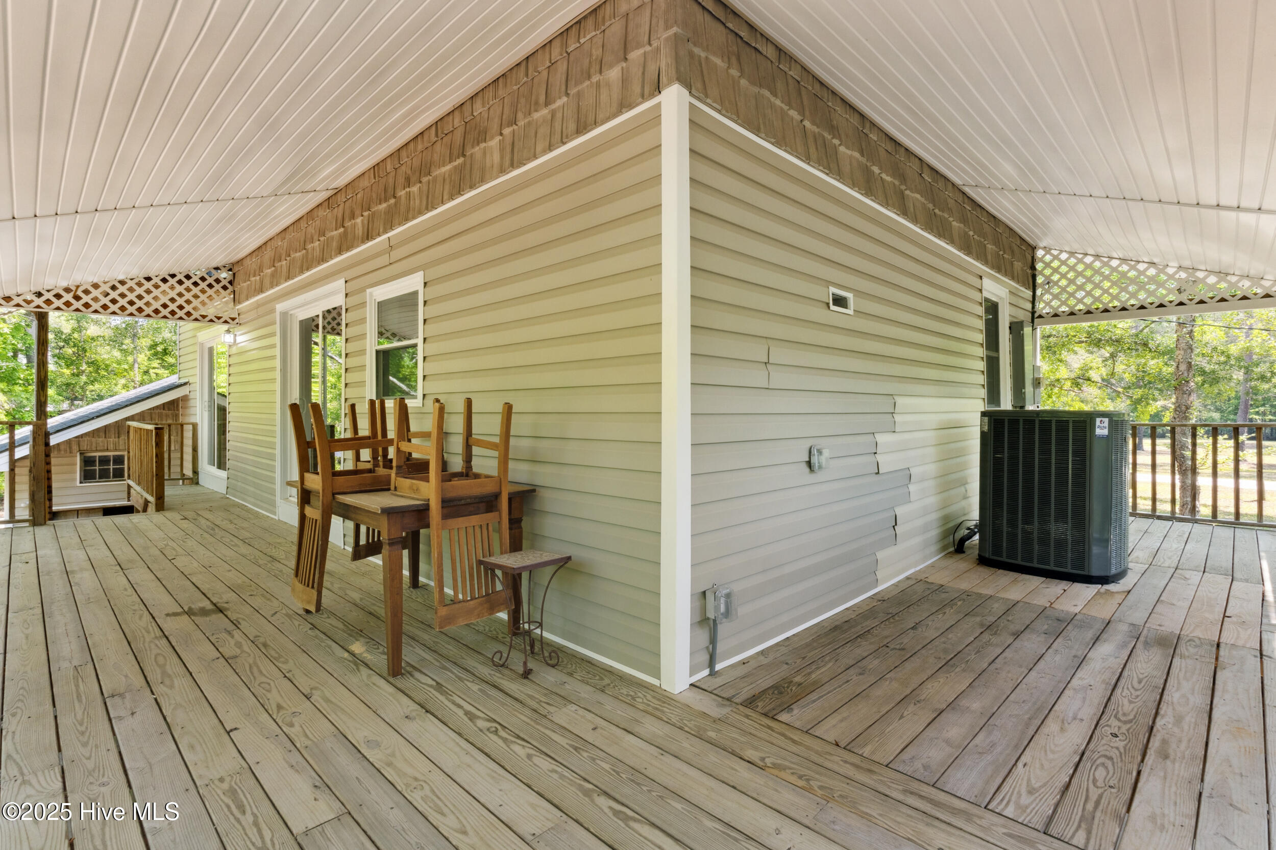 975 River Bend Drive Property Photo 30