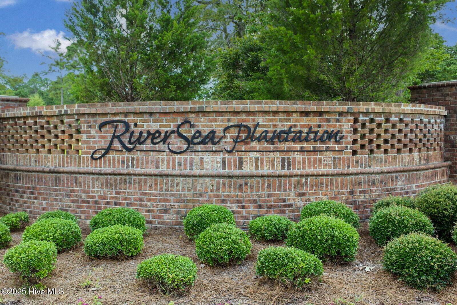588 263 Hearthside Drive Se Property Photo 2