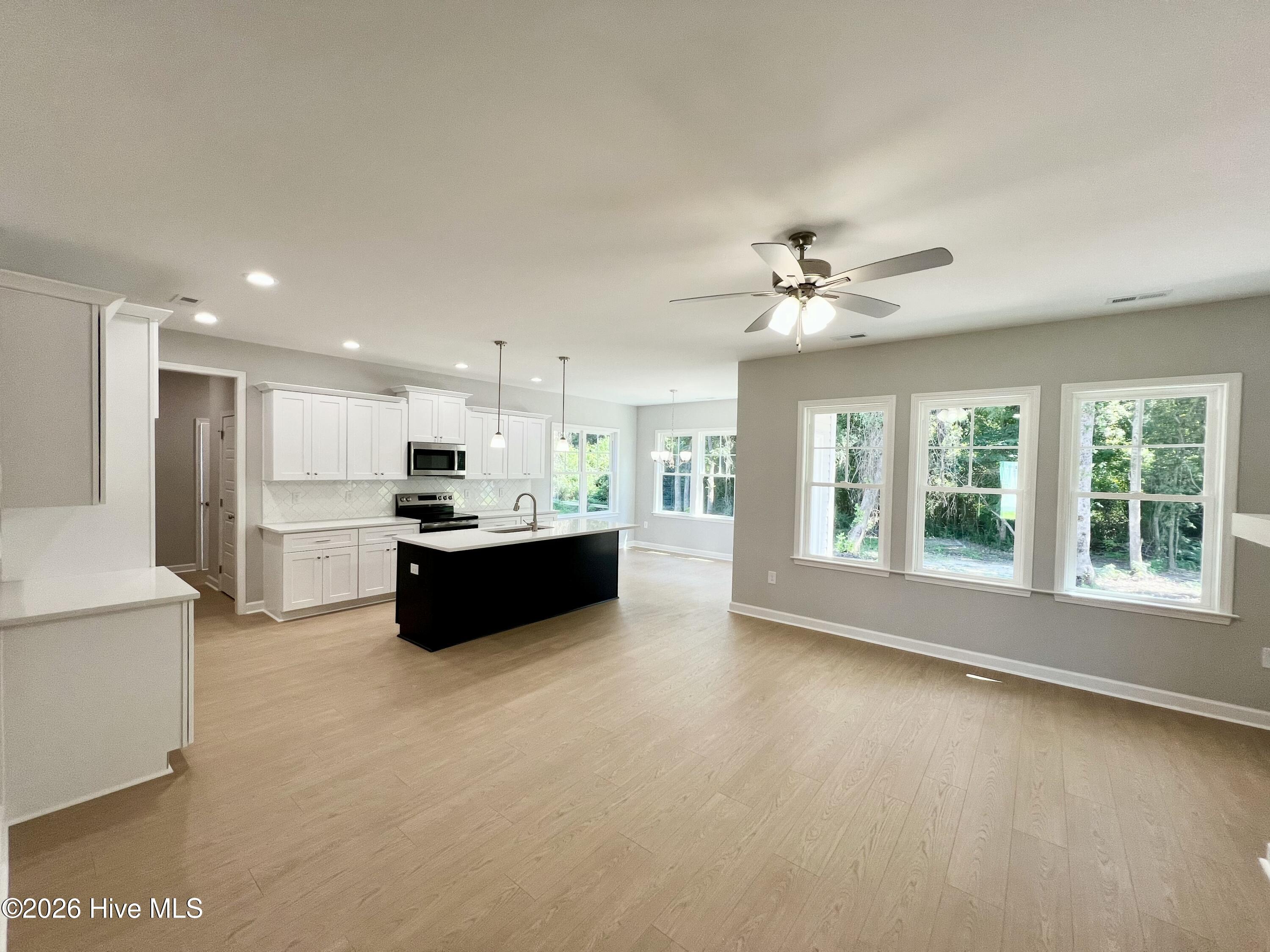 304 Creeks Edge Drive Property Photo 3