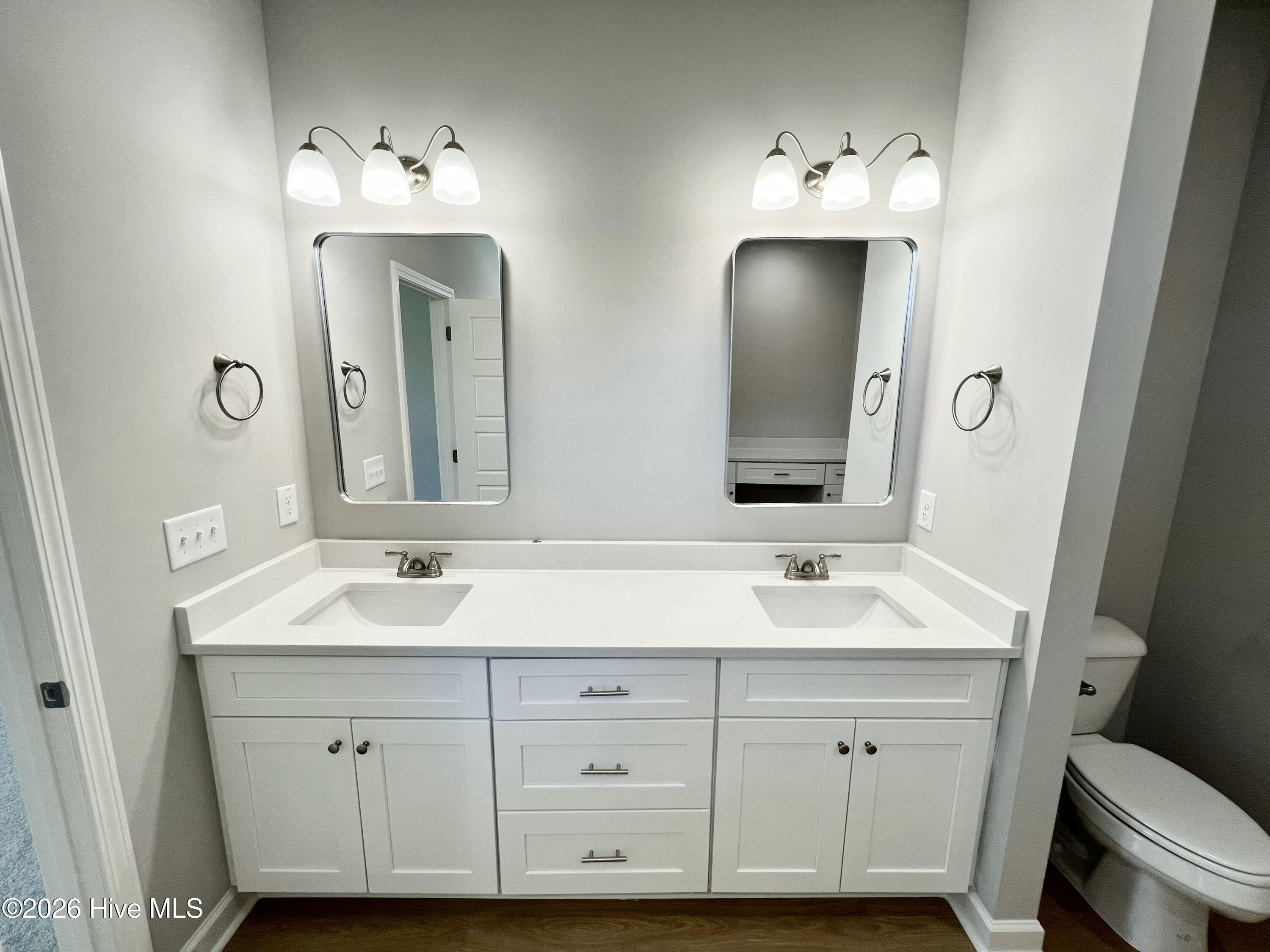 304 Creeks Edge Drive Property Photo 12