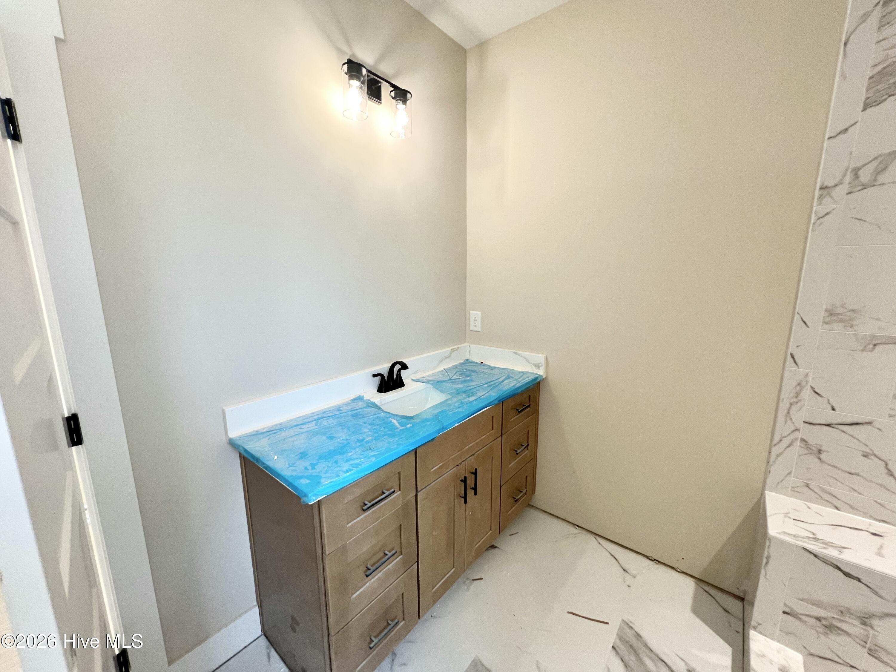 175 Hillstead Way Property Photo 11
