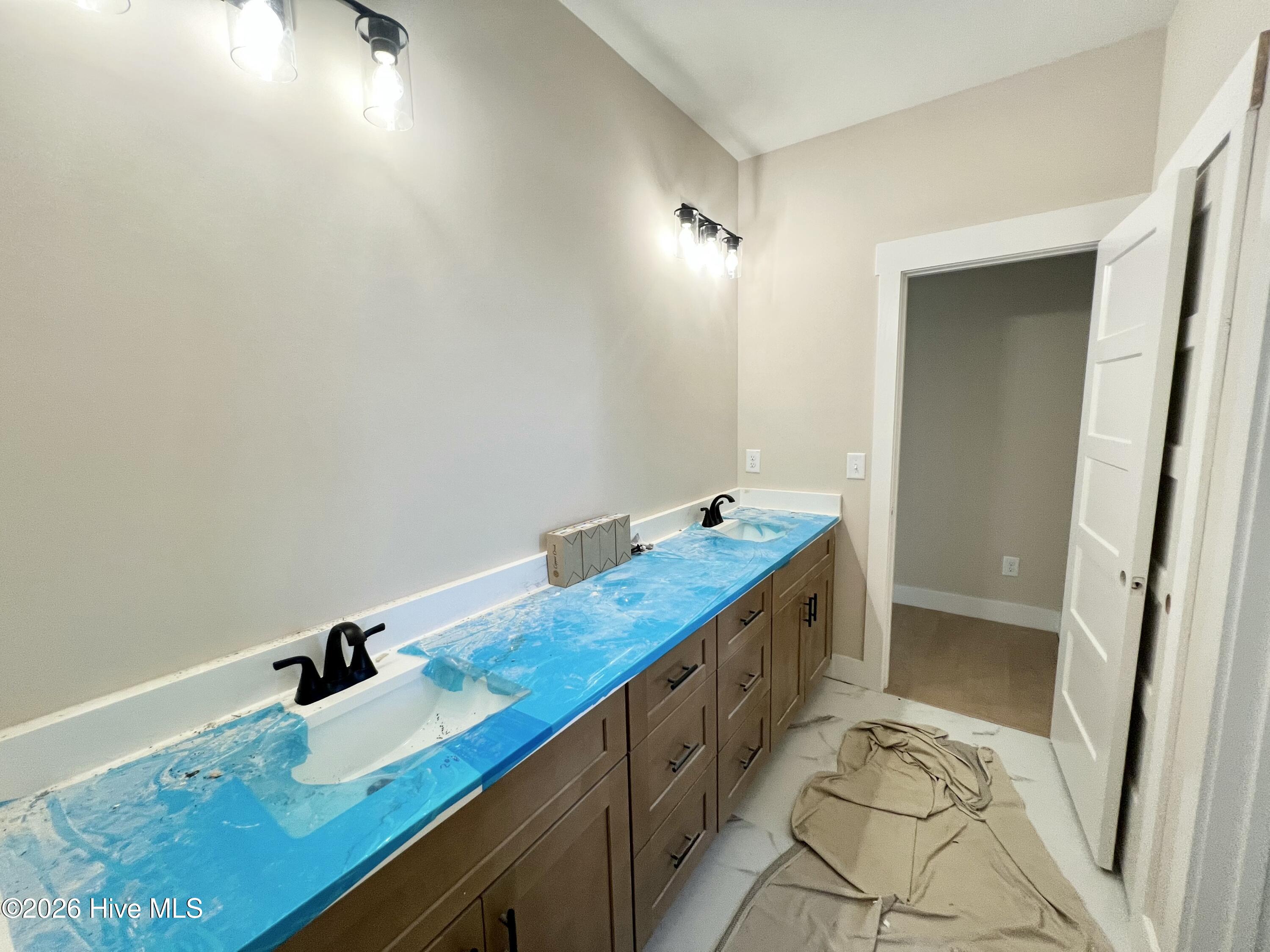 175 Hillstead Way Property Photo 16