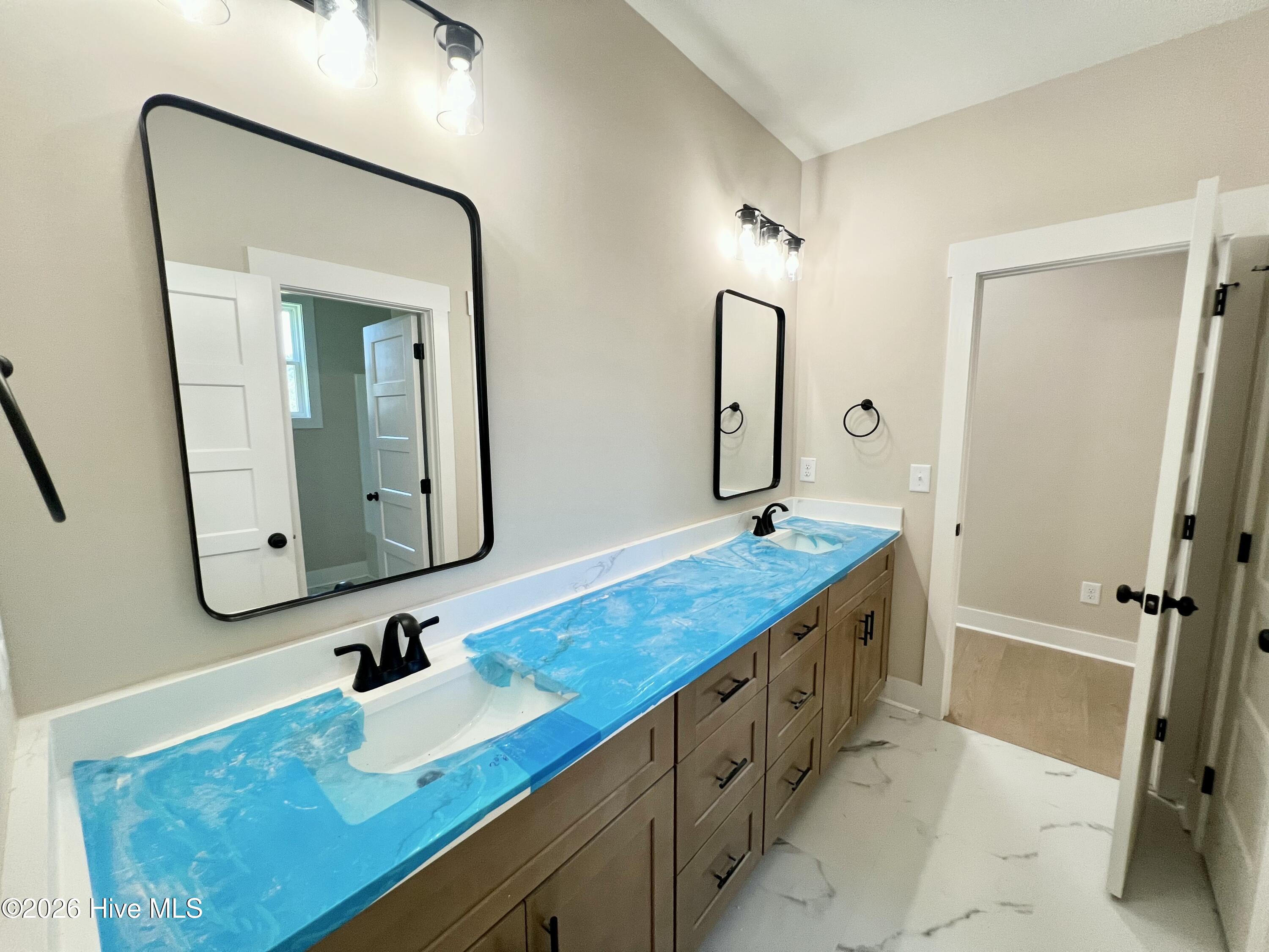 175 Hillstead Way Property Photo 17