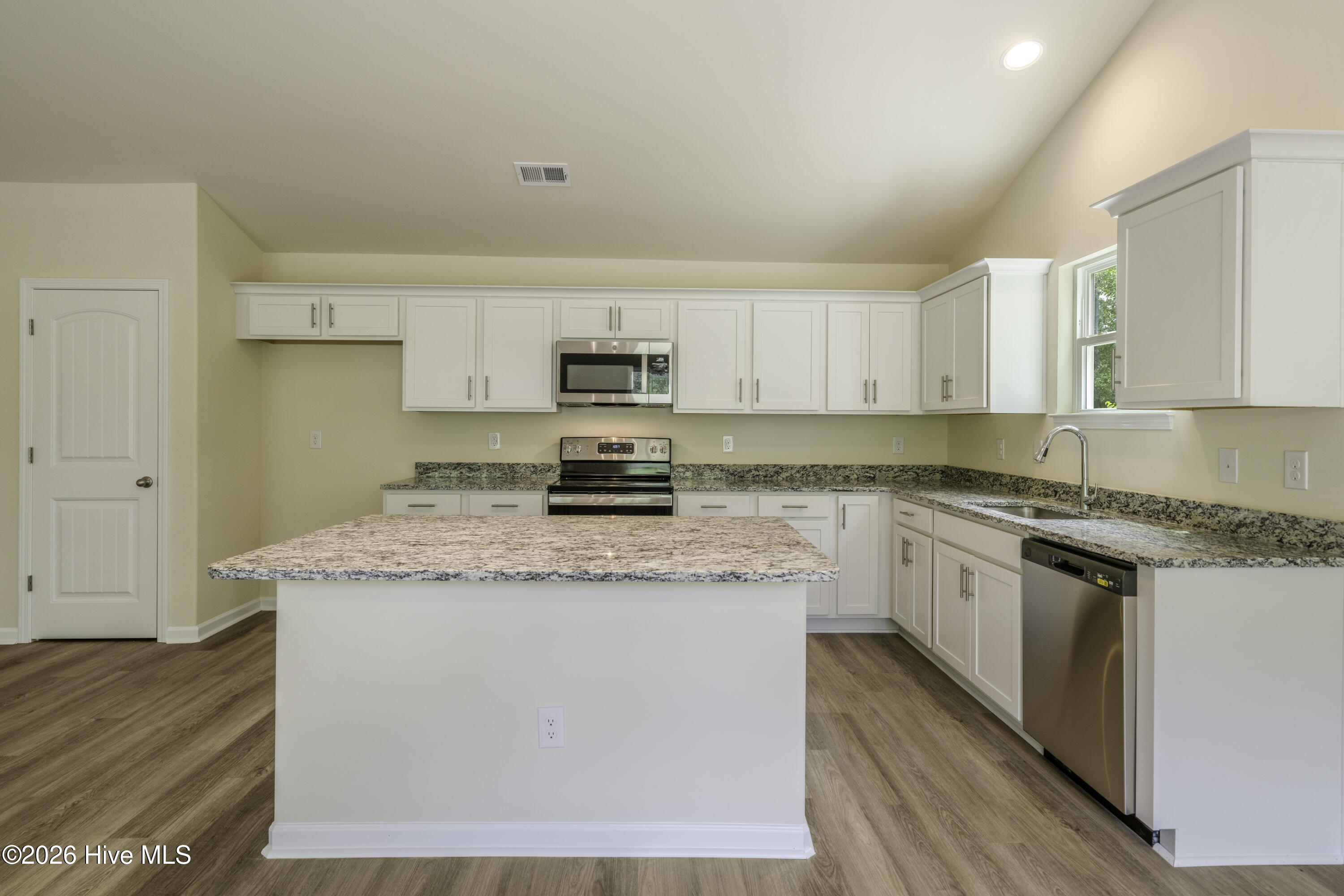 2567 Provence Drive Se Drive Se Property Photo 11