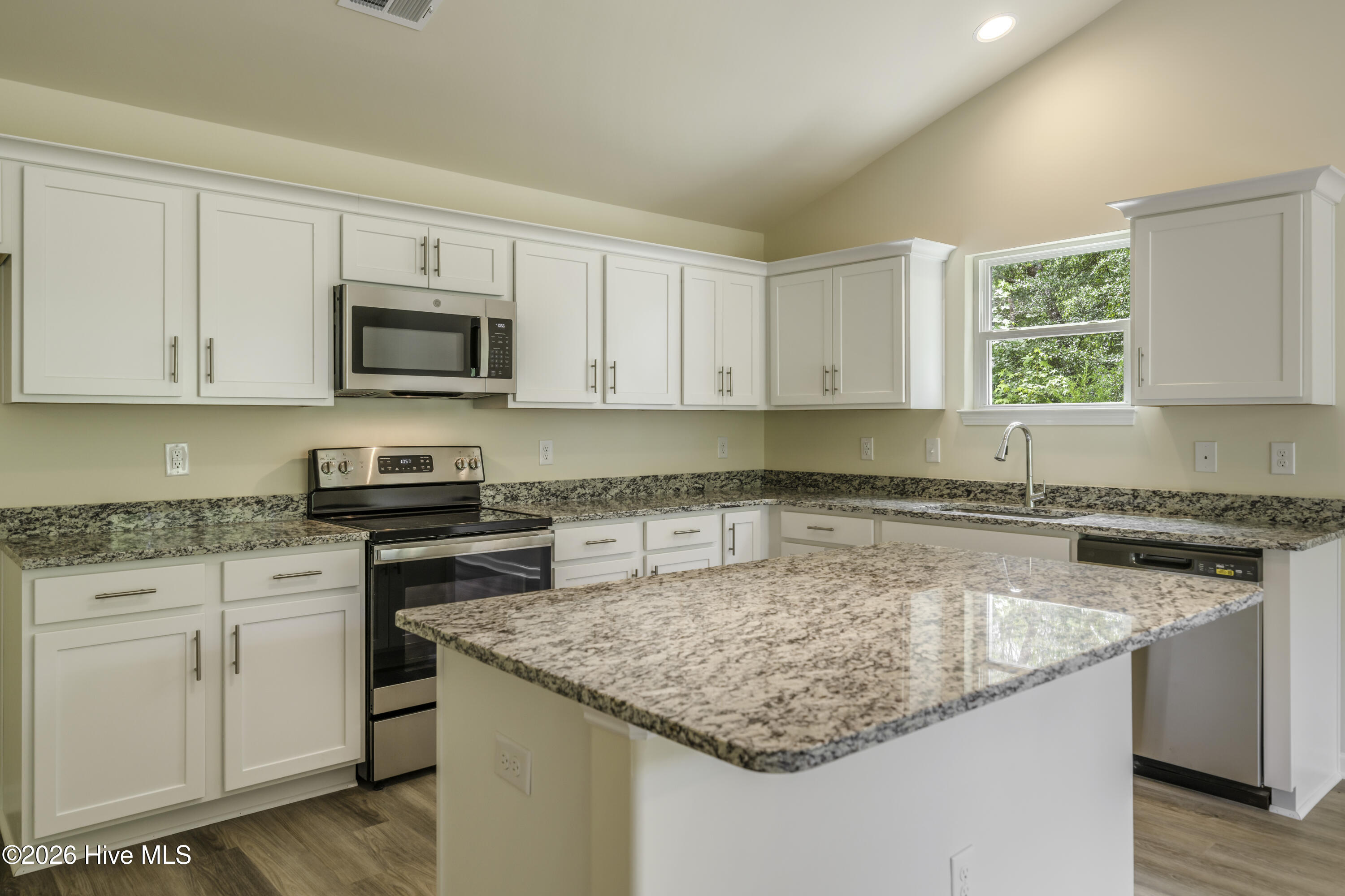 2567 Provence Drive Se Drive Se Property Photo 12