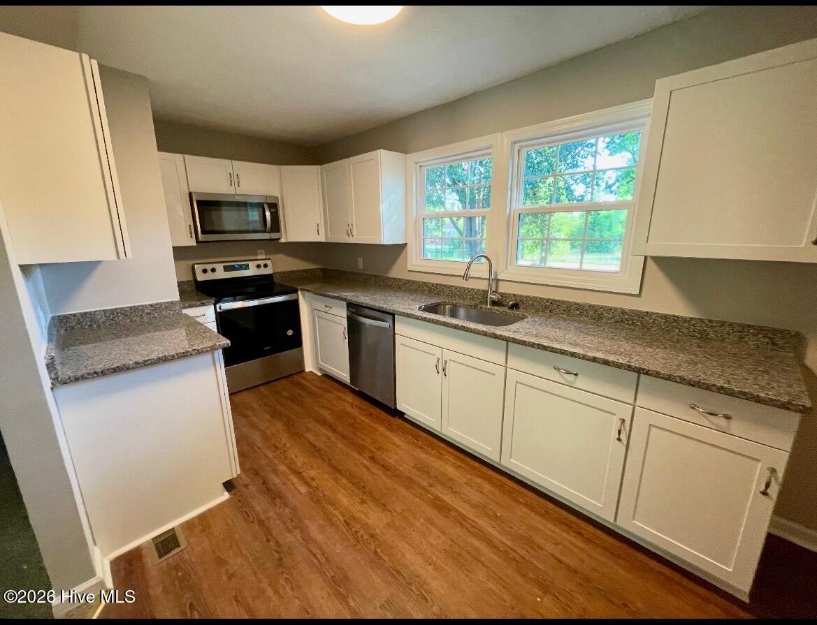 17120 Barnes Drive Property Photo 5