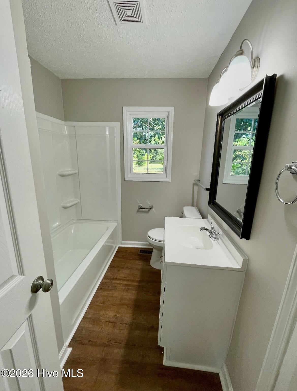 17120 Barnes Drive Property Photo 10