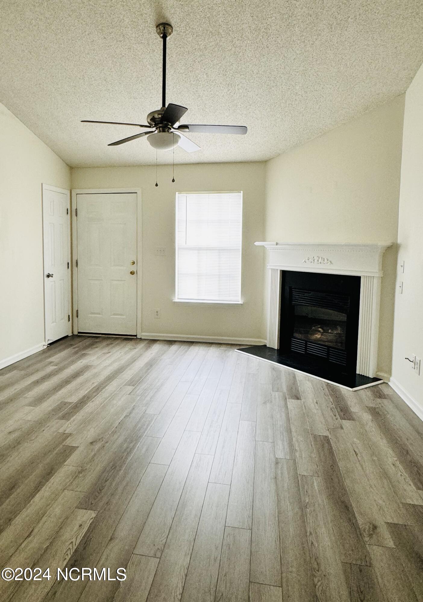 2607 Bluff View Drive B Property Photo 6