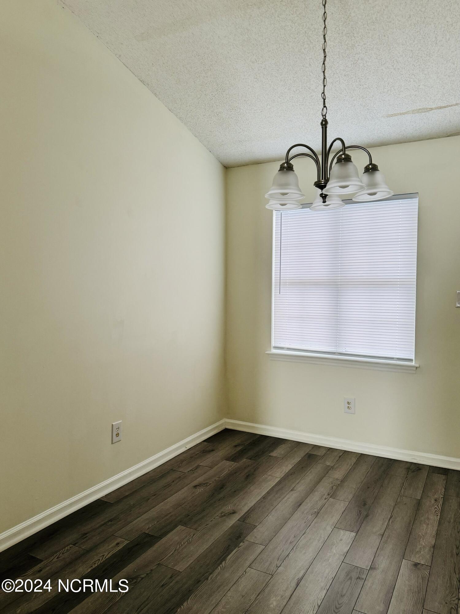 2607 Bluff View Drive B Property Photo 7