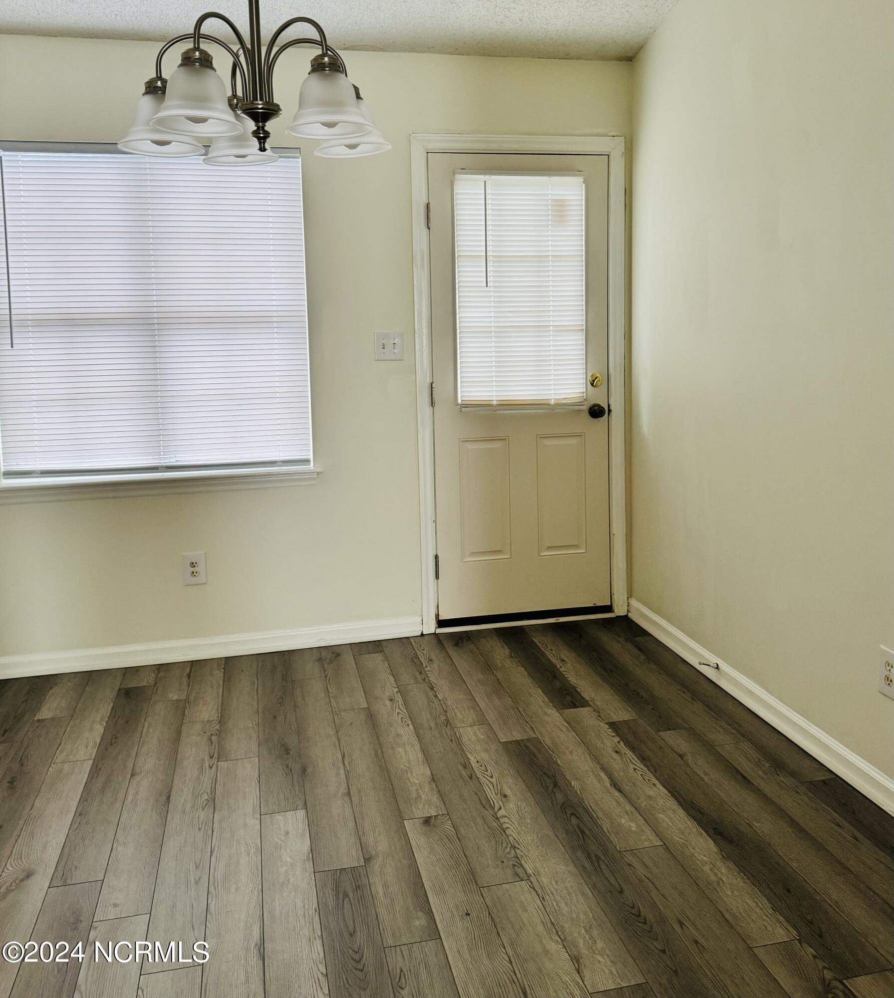 2607 Bluff View Drive B Property Photo 8