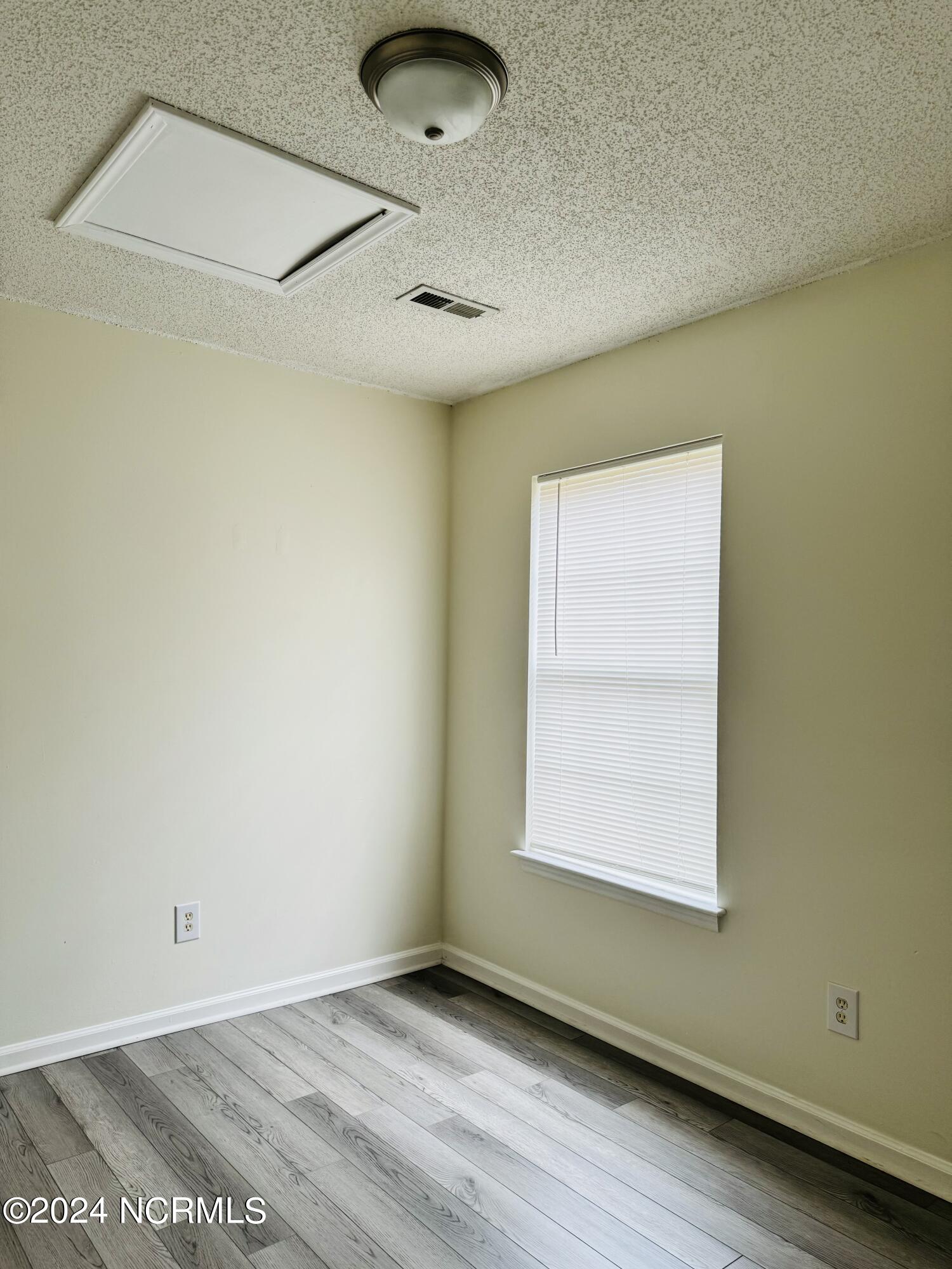 2607 Bluff View Drive B Property Photo 13