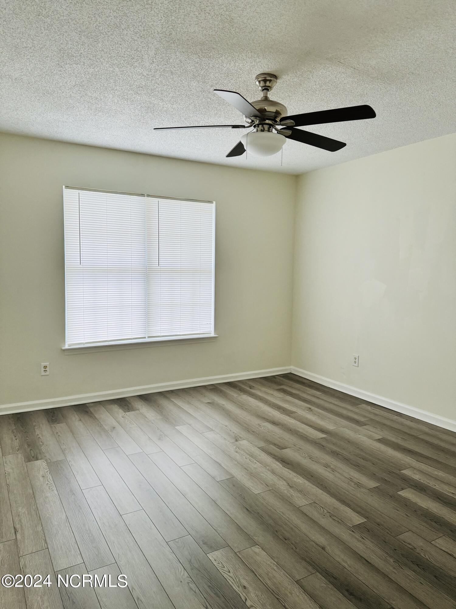 2607 Bluff View Drive B Property Photo 14