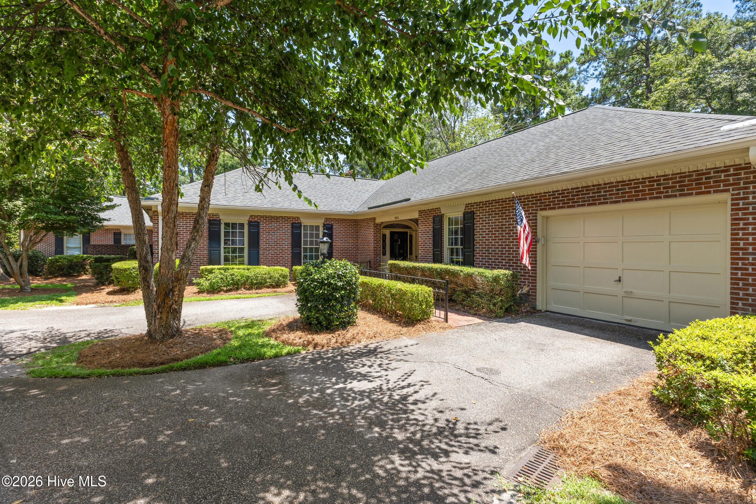 1904 Brewton Court Property Photo 1