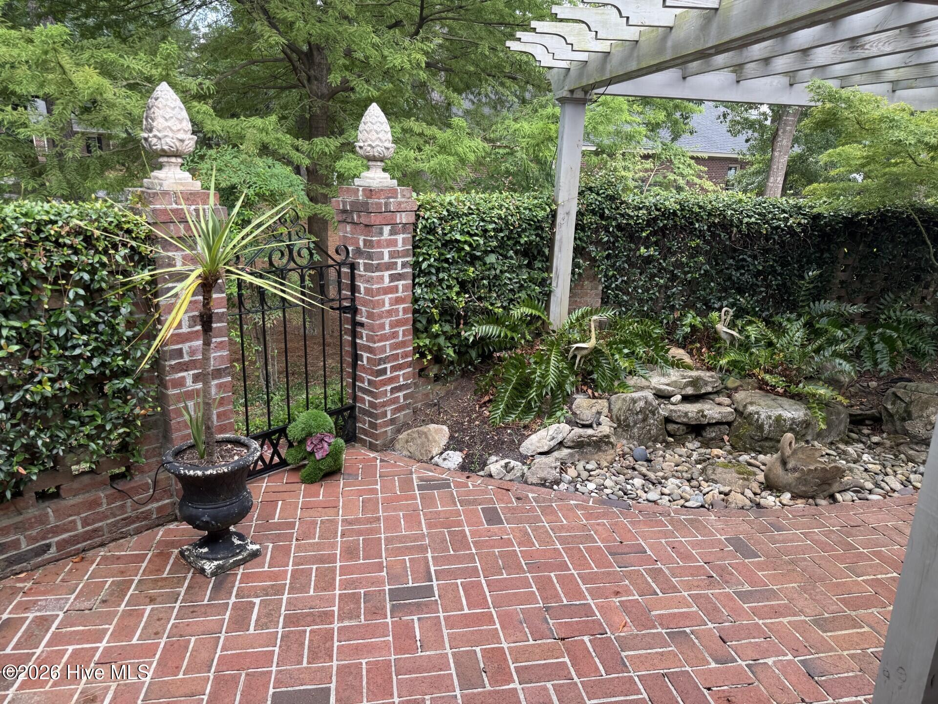 1904 Brewton Court Property Photo 26