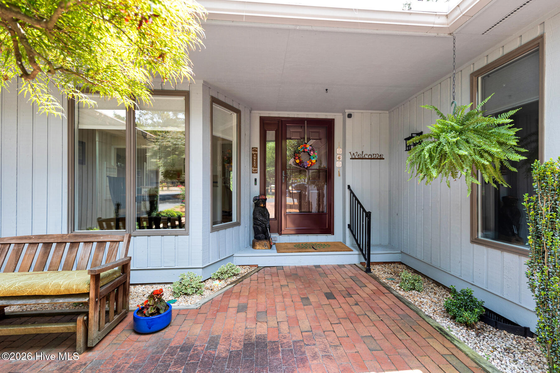 135 Devonshire Avenue W Property Photo 2