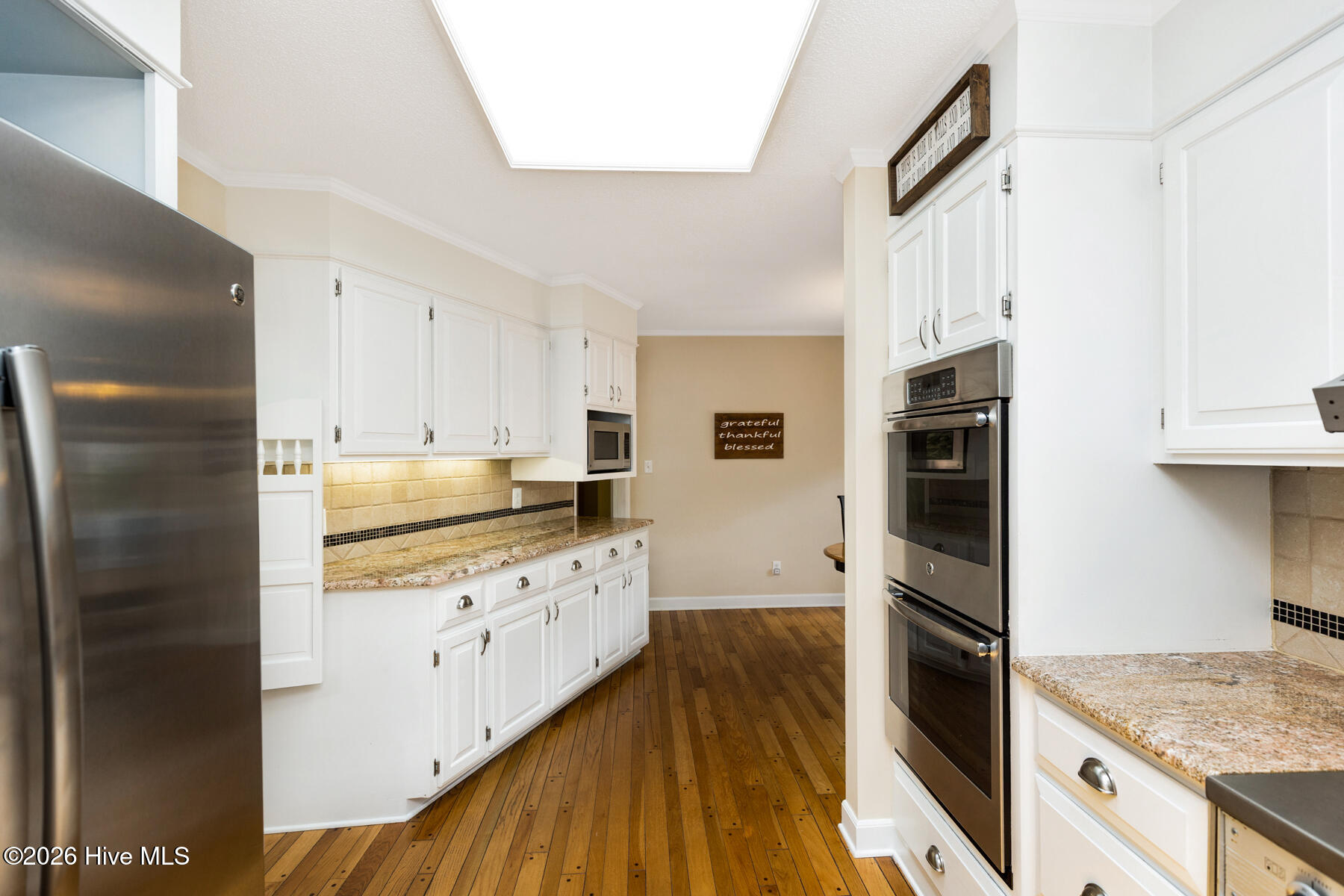 135 Devonshire Avenue W Property Photo 8