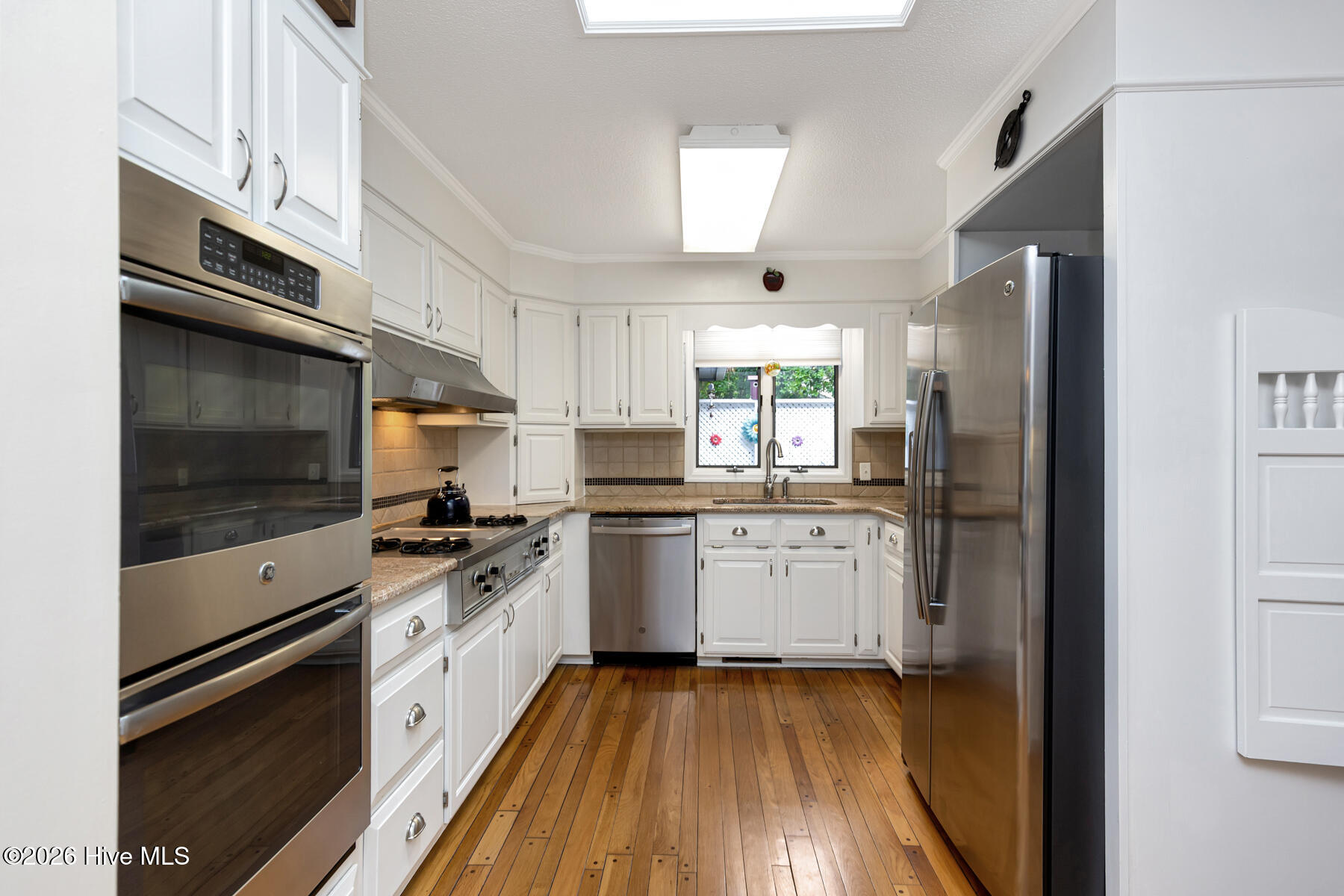135 Devonshire Avenue W Property Photo 9