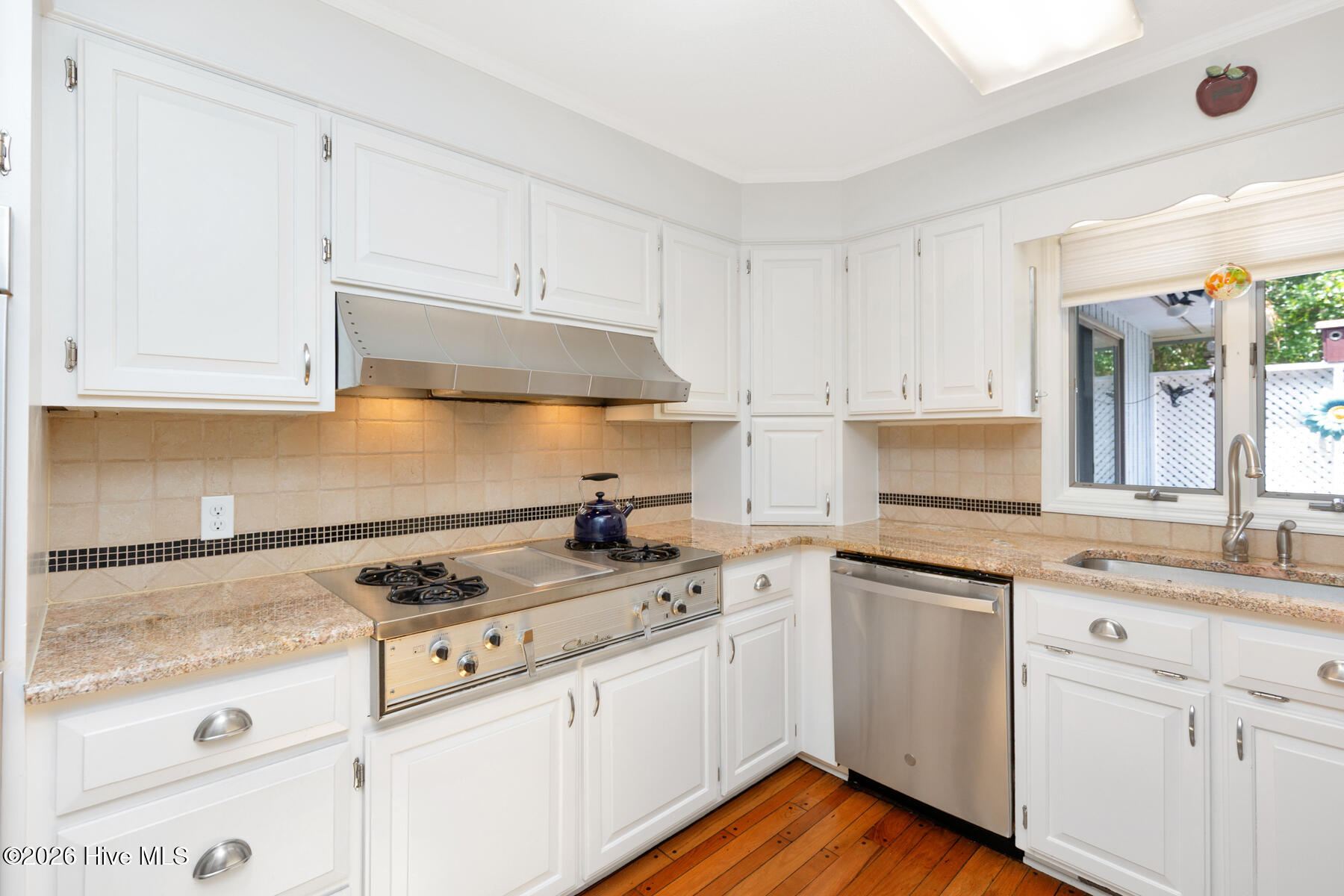 135 Devonshire Avenue W Property Photo 10