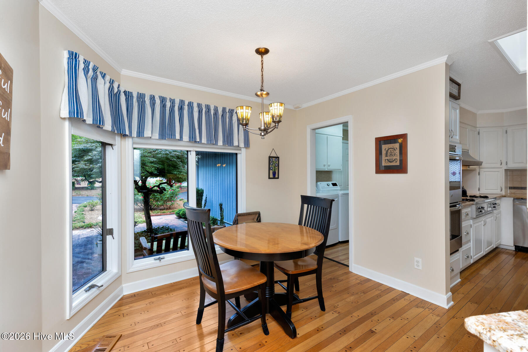 135 Devonshire Avenue W Property Photo 11