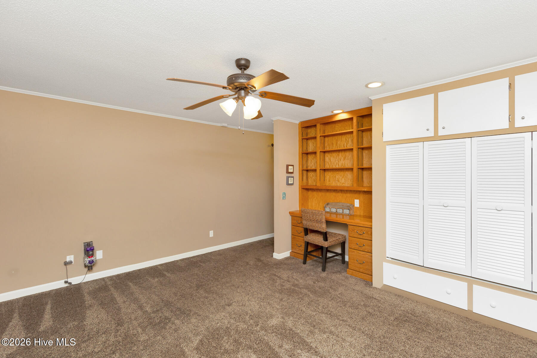 135 Devonshire Avenue W Property Photo 17