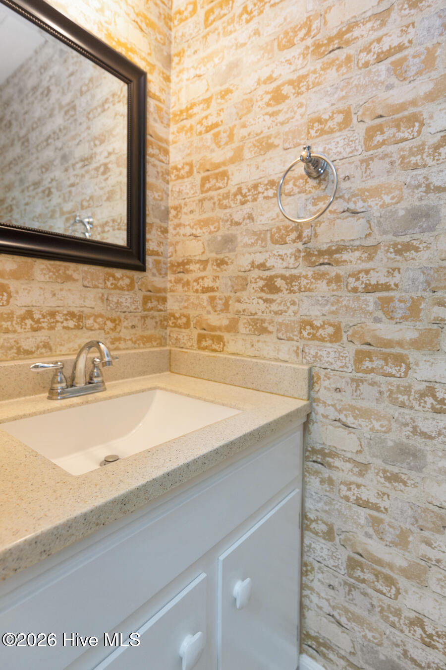 135 Devonshire Avenue W Property Photo 21