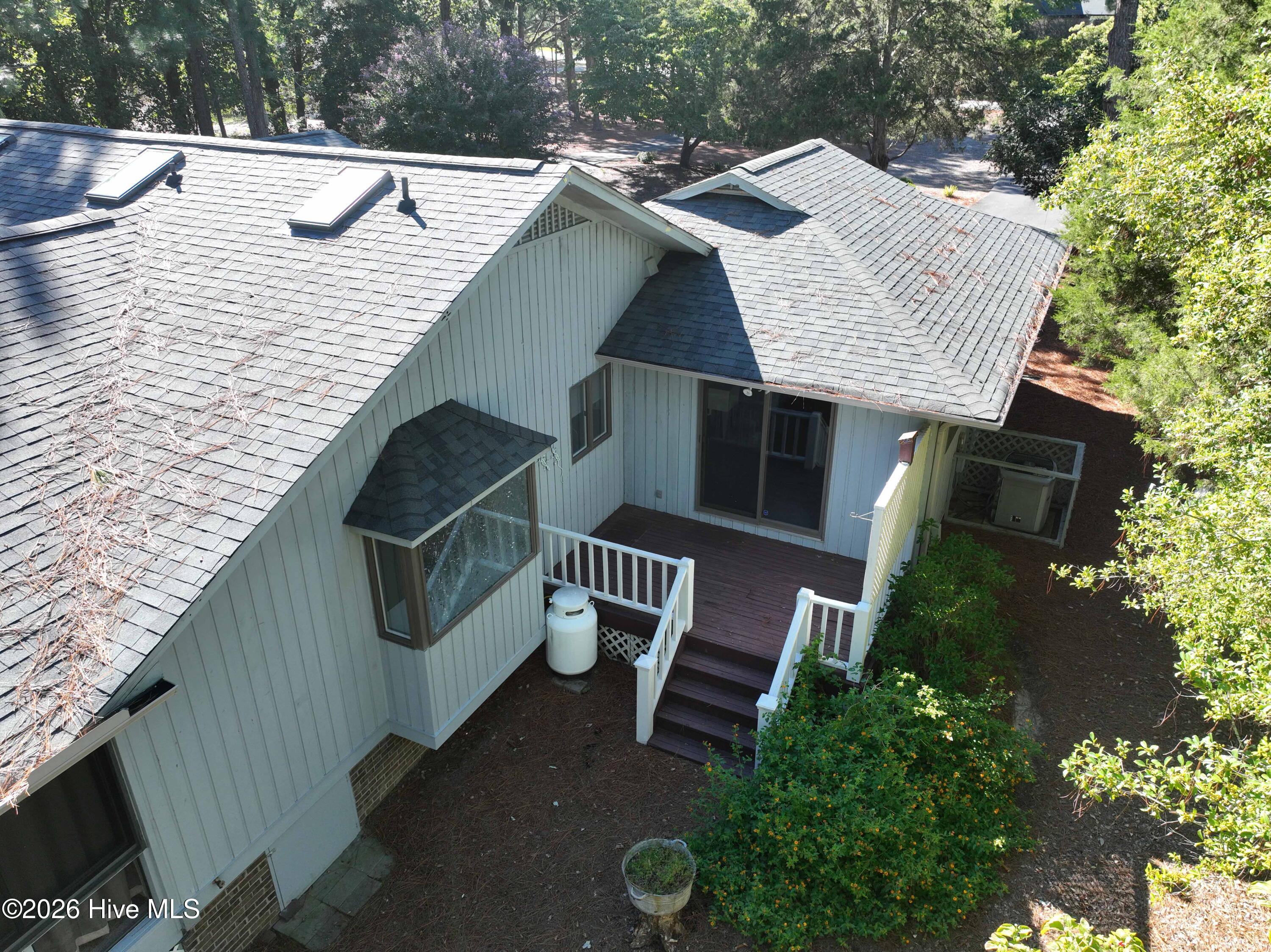 135 Devonshire Avenue W Property Photo 32