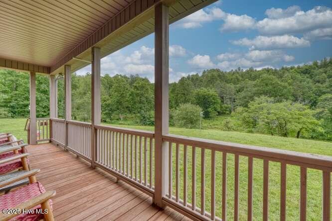 200 Gold Leaf Lane Property Photo 6
