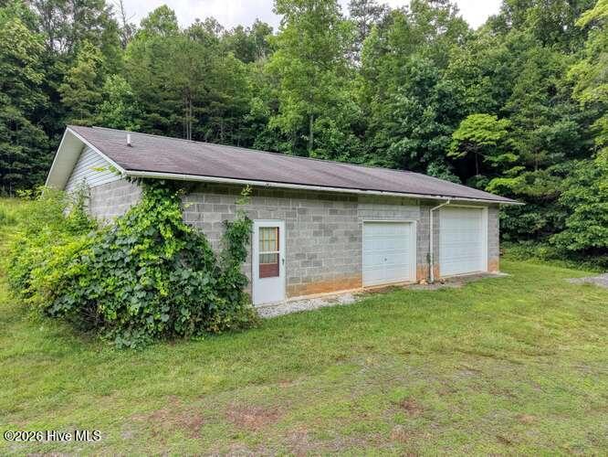 200 Gold Leaf Lane Property Photo 32