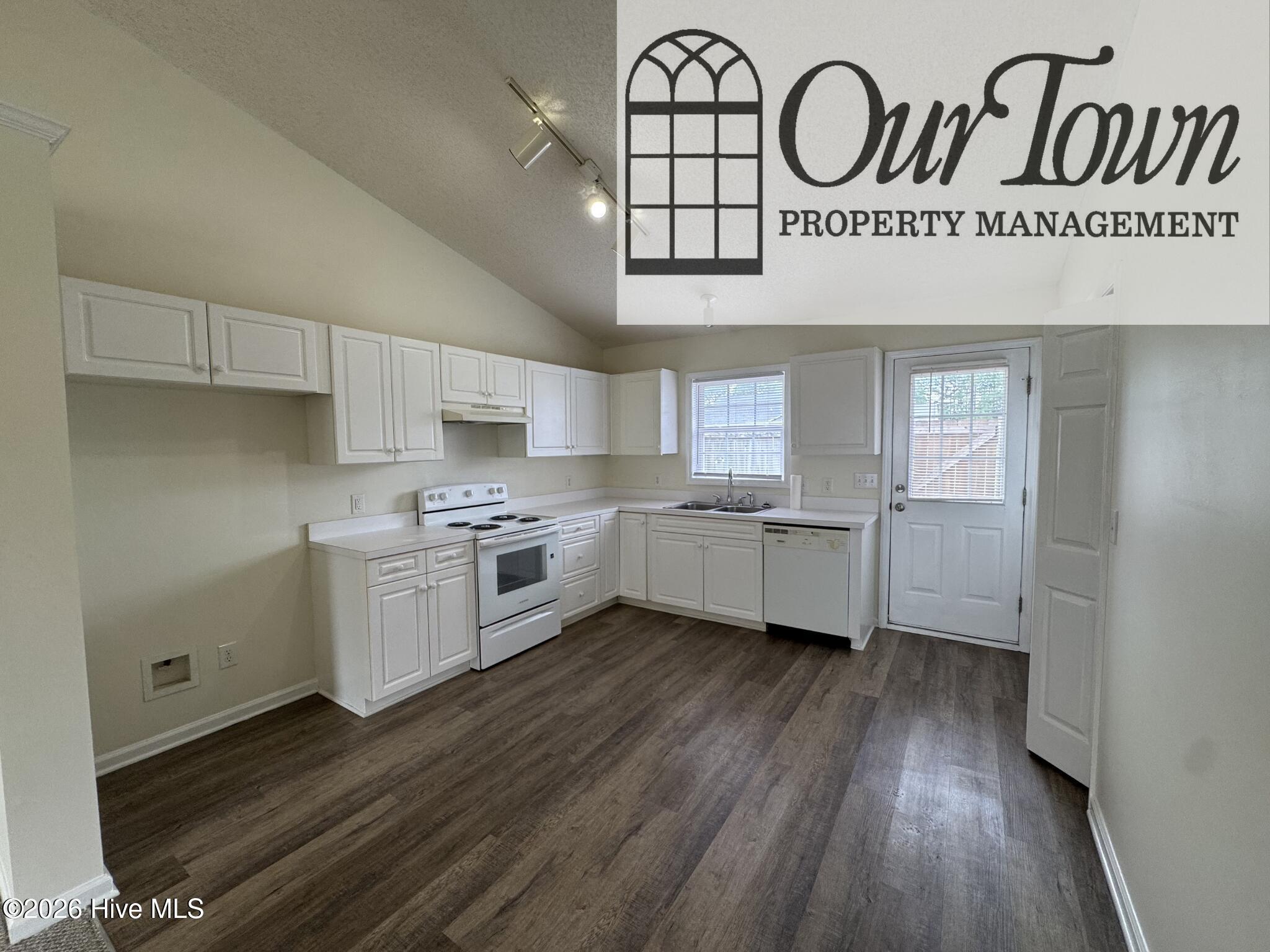 4207 Cypress Drive Nw A Property Photo 5