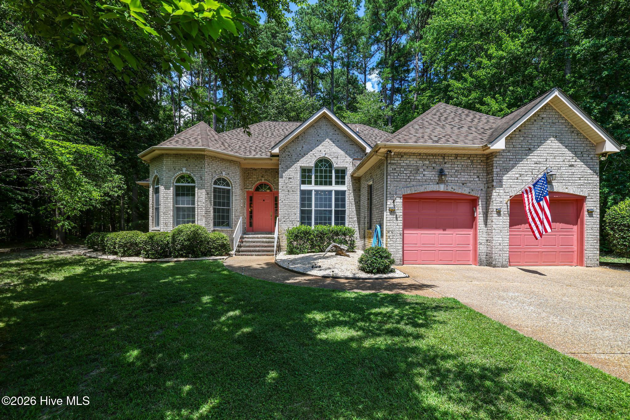 108 Neuse Circle Property Photo 1