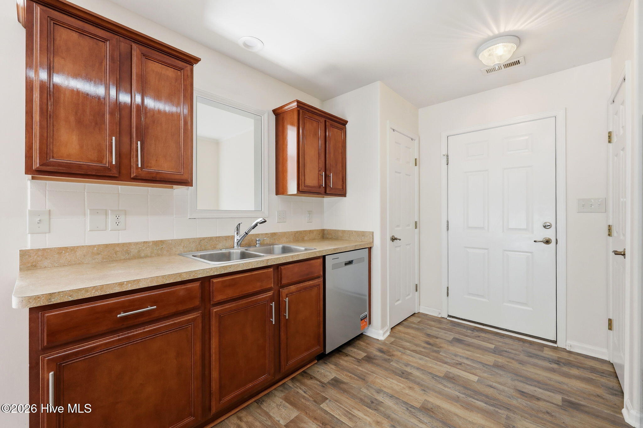 702 Hummingbird S Property Photo 20