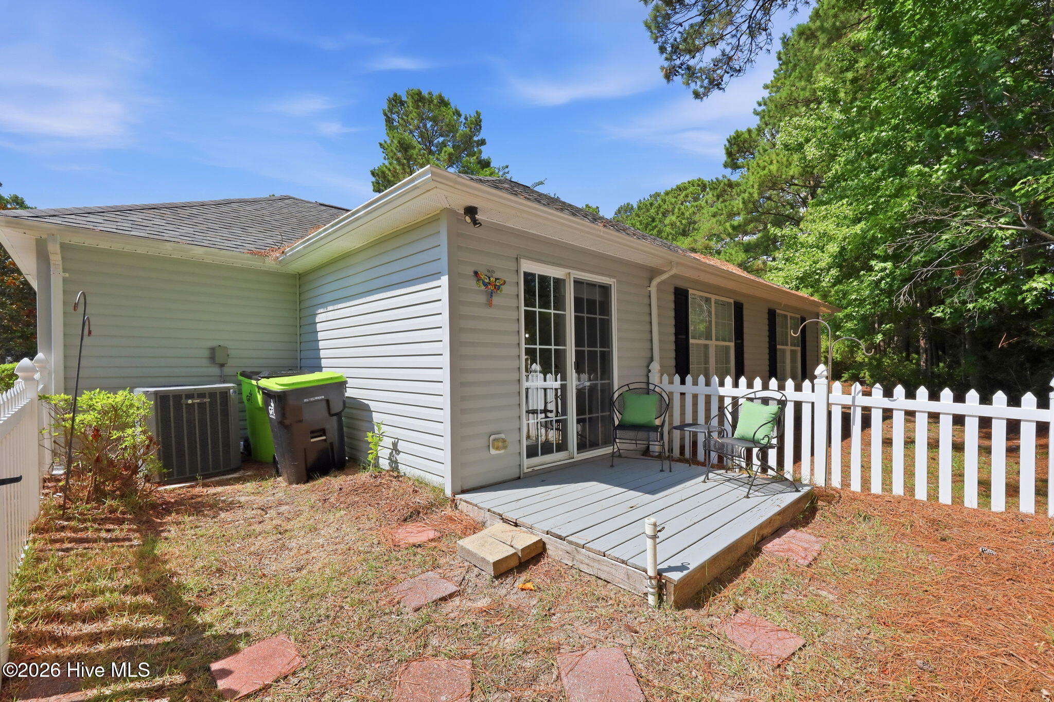 702 Hummingbird S Property Photo 33