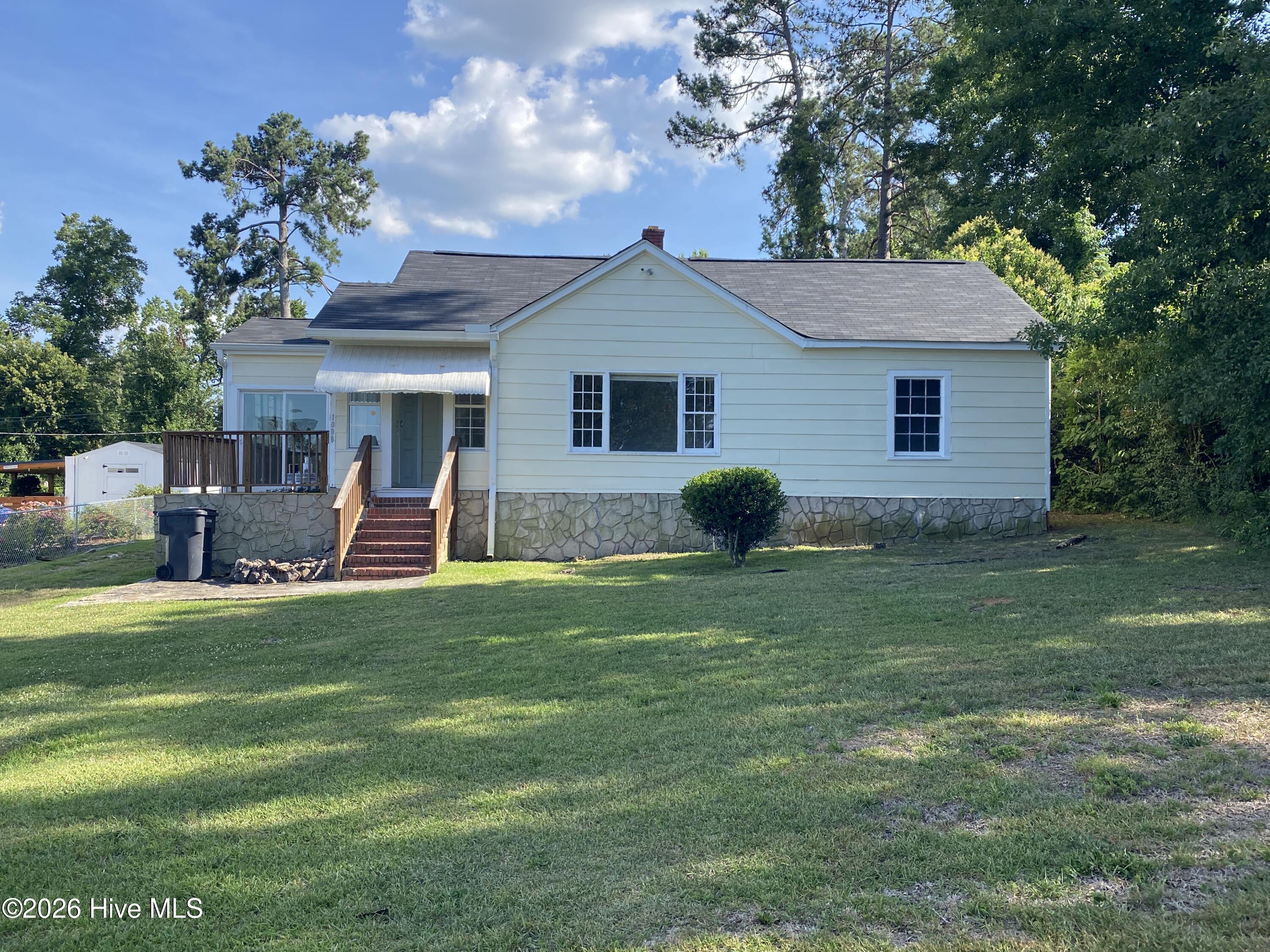 1008 Stewart Avenue Property Photo 1