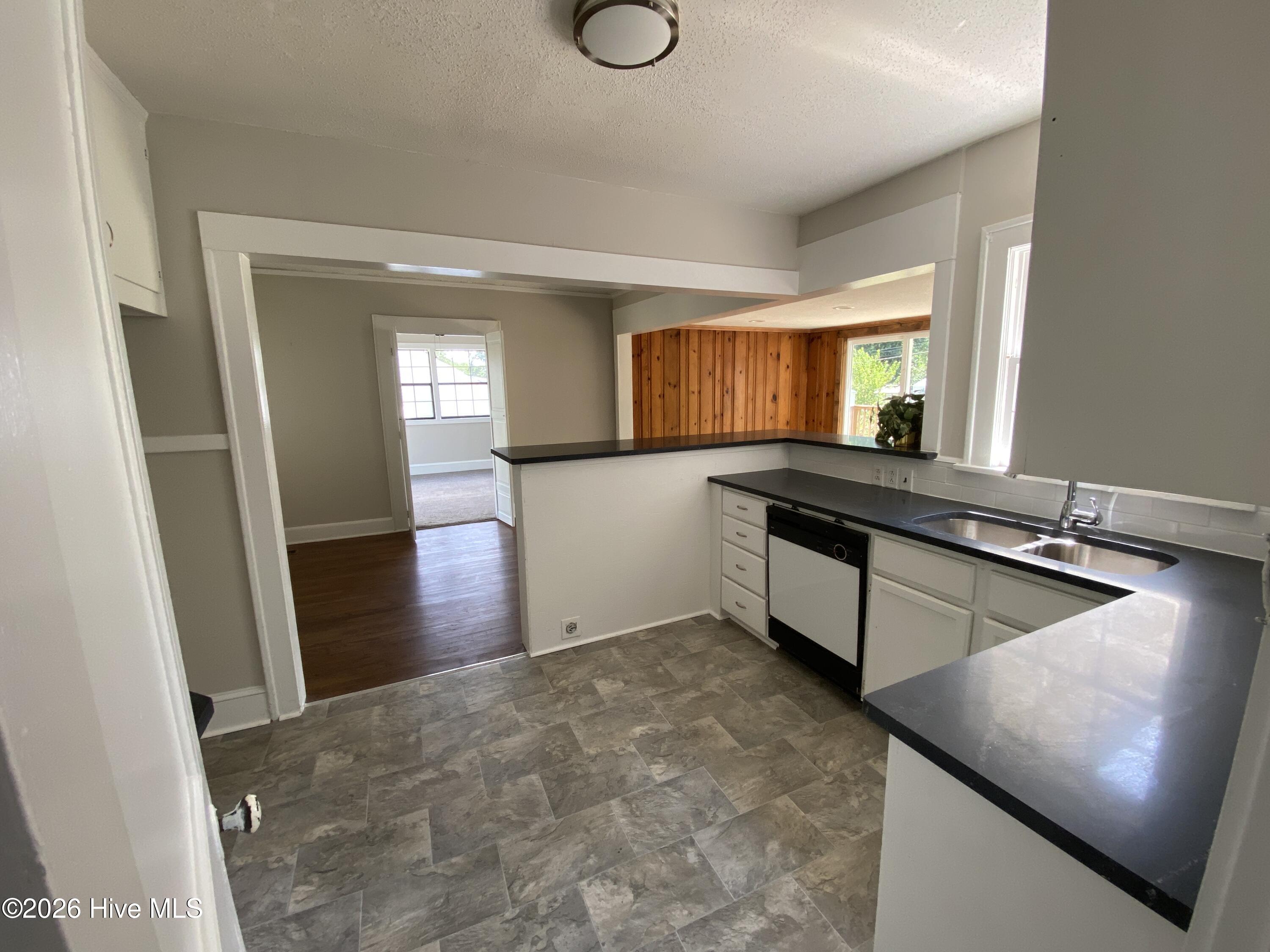 1008 Stewart Avenue Property Photo 18