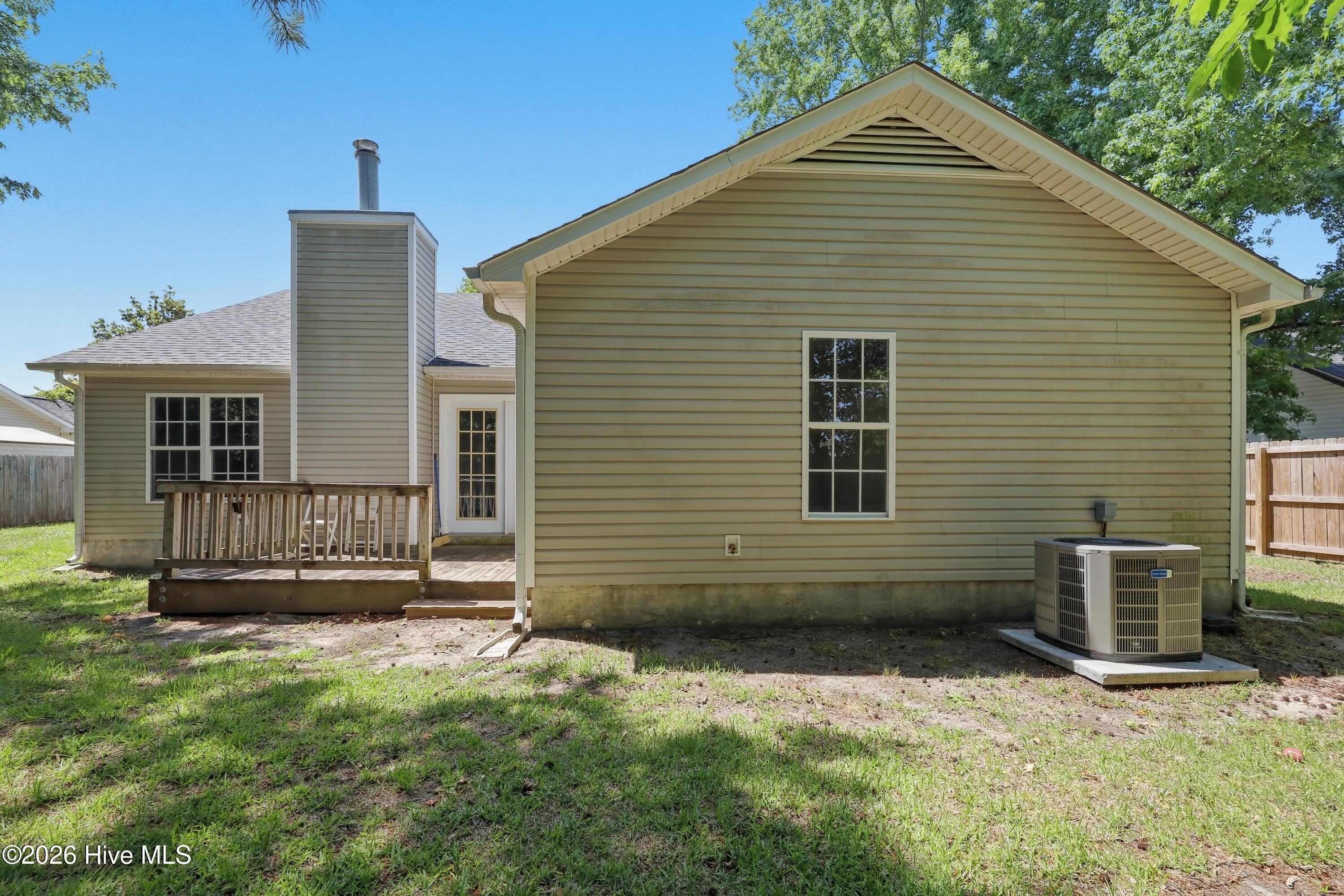 409 Spring Drive Property Photo 6