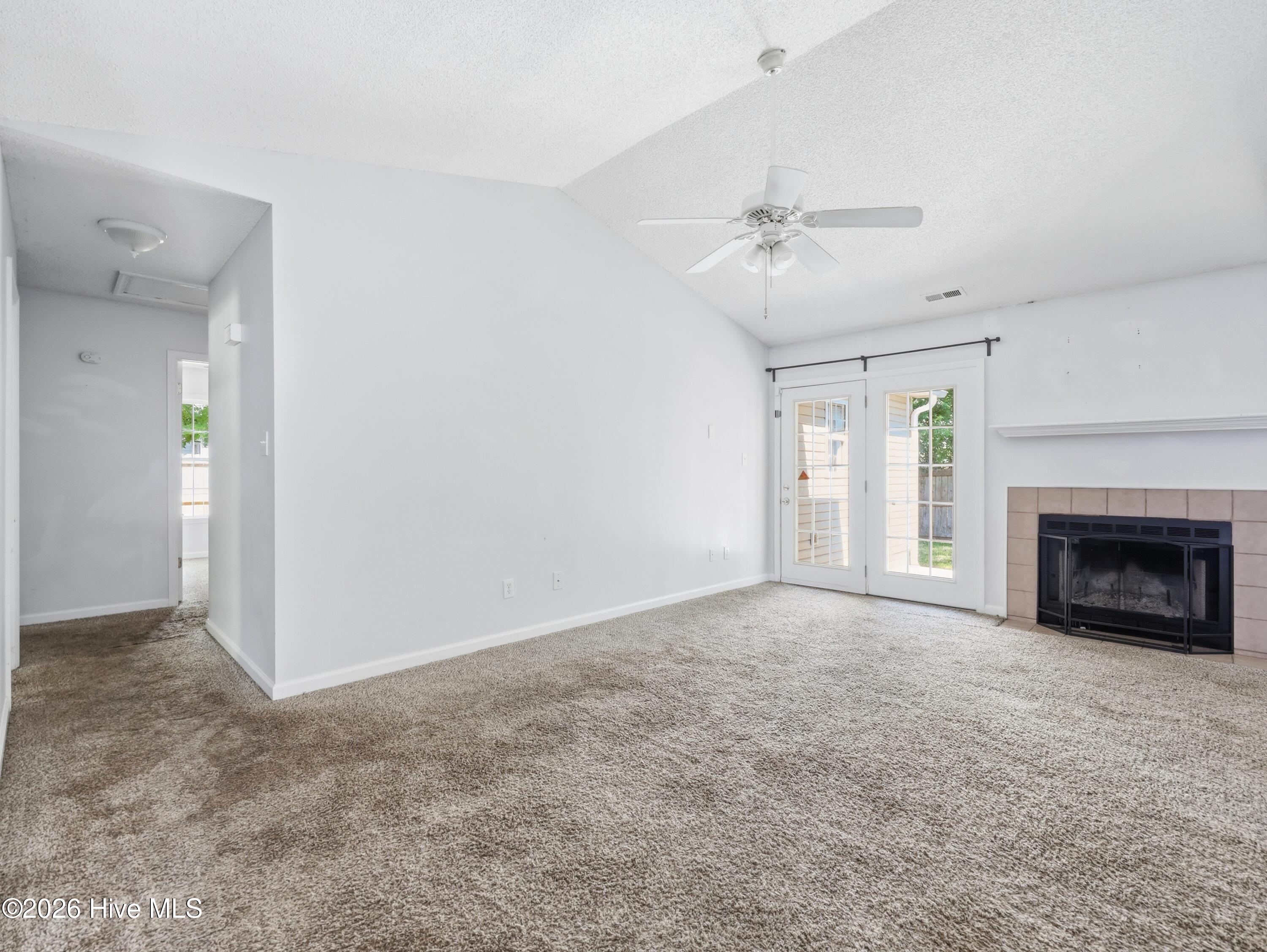 409 Spring Drive Property Photo 12
