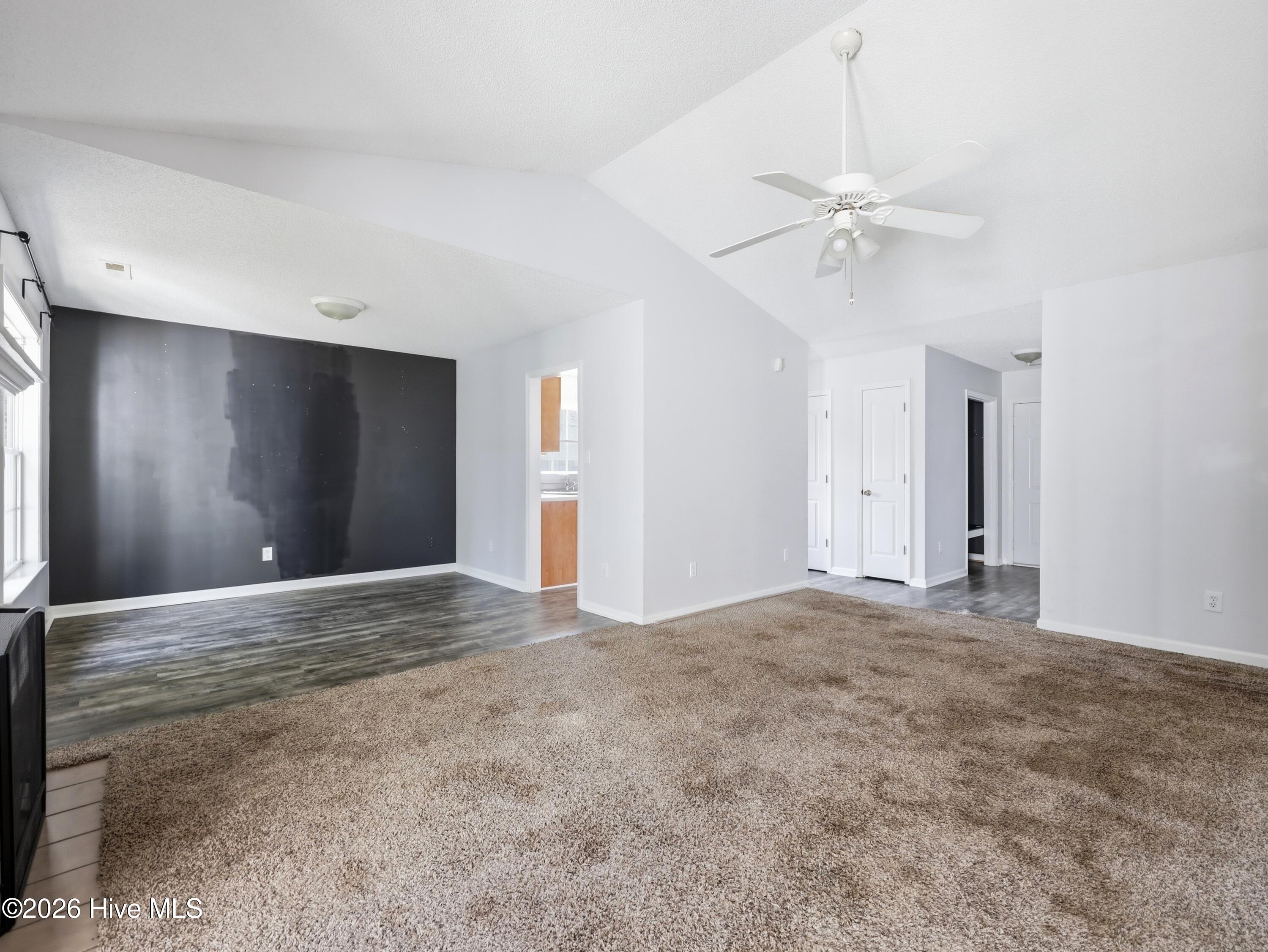 409 Spring Drive Property Photo 14