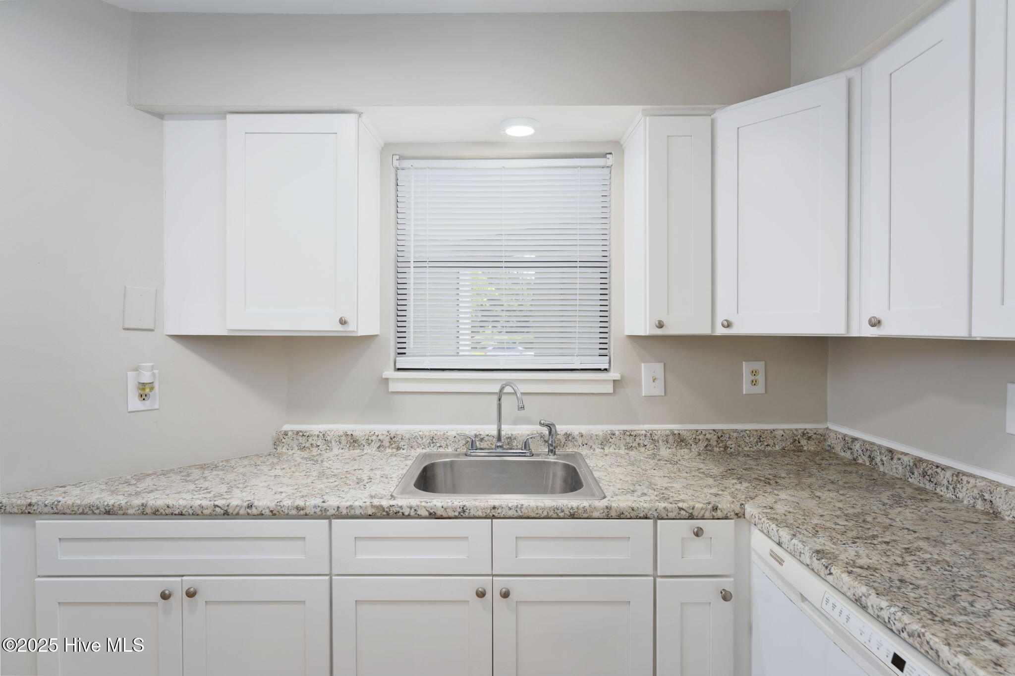 732 Azalea Drive 413 Property Photo 23