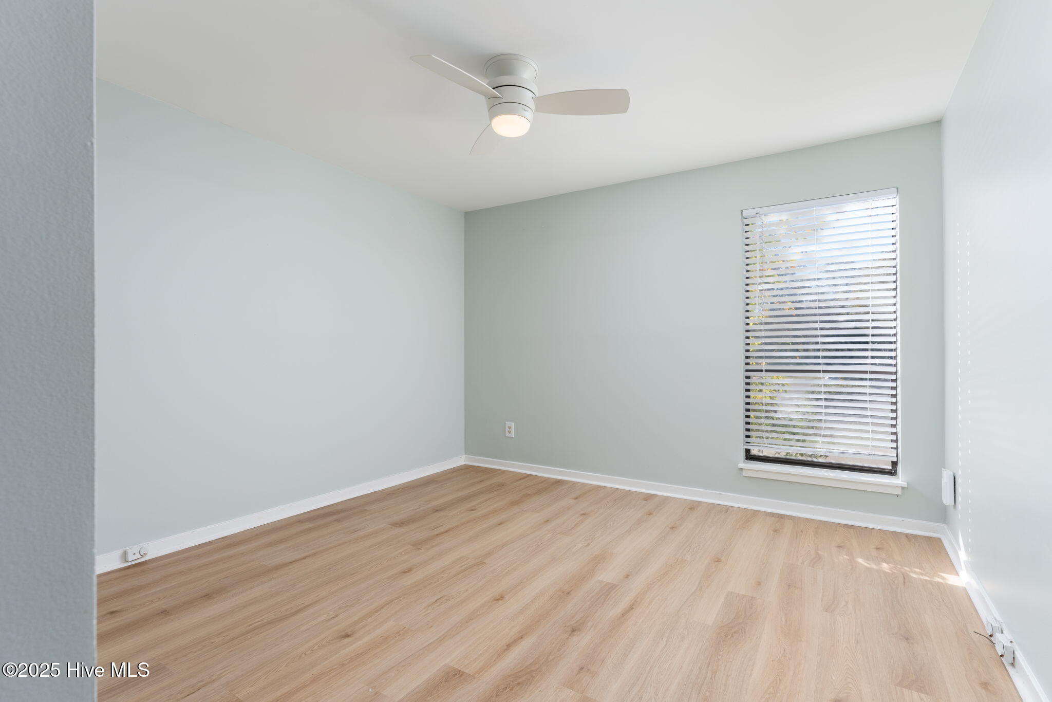 732 Azalea Drive 413 Property Photo 25
