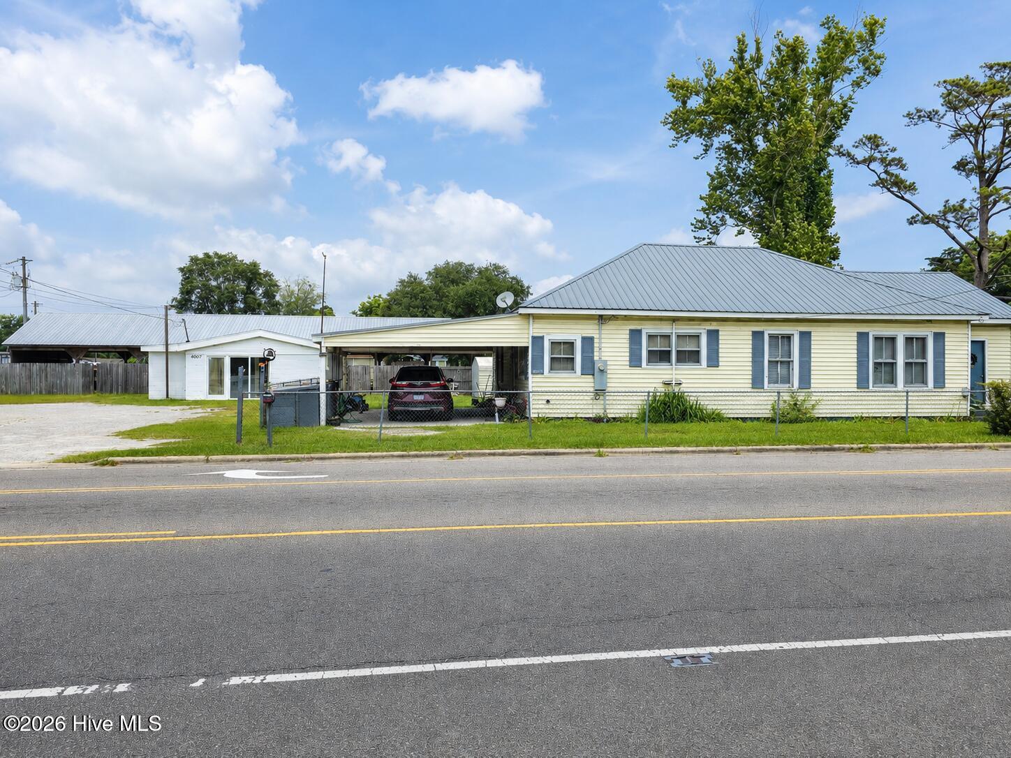 4009 Holly Shelter Road Property Photo 2