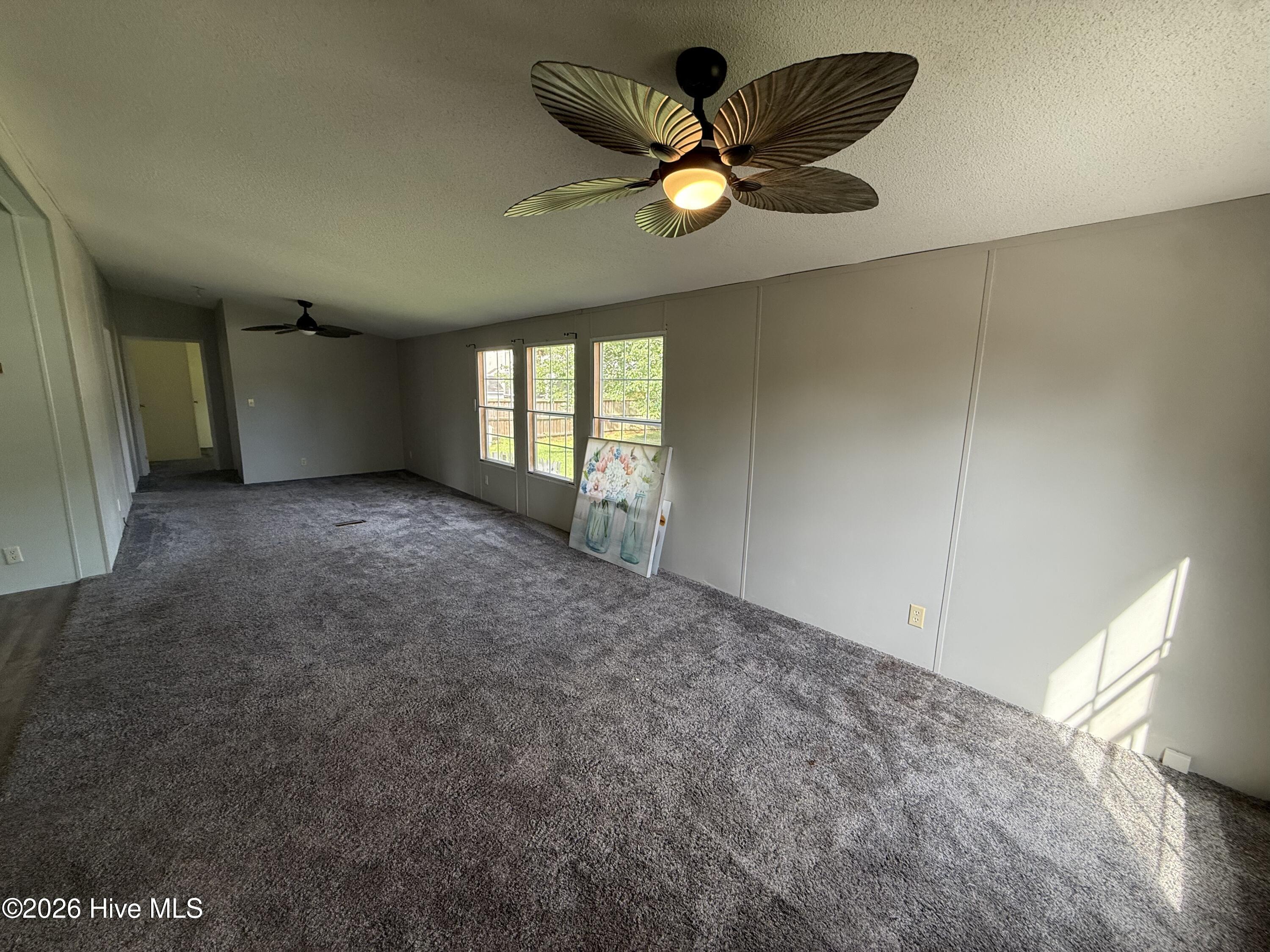 907 Kontiki Court Property Photo 4