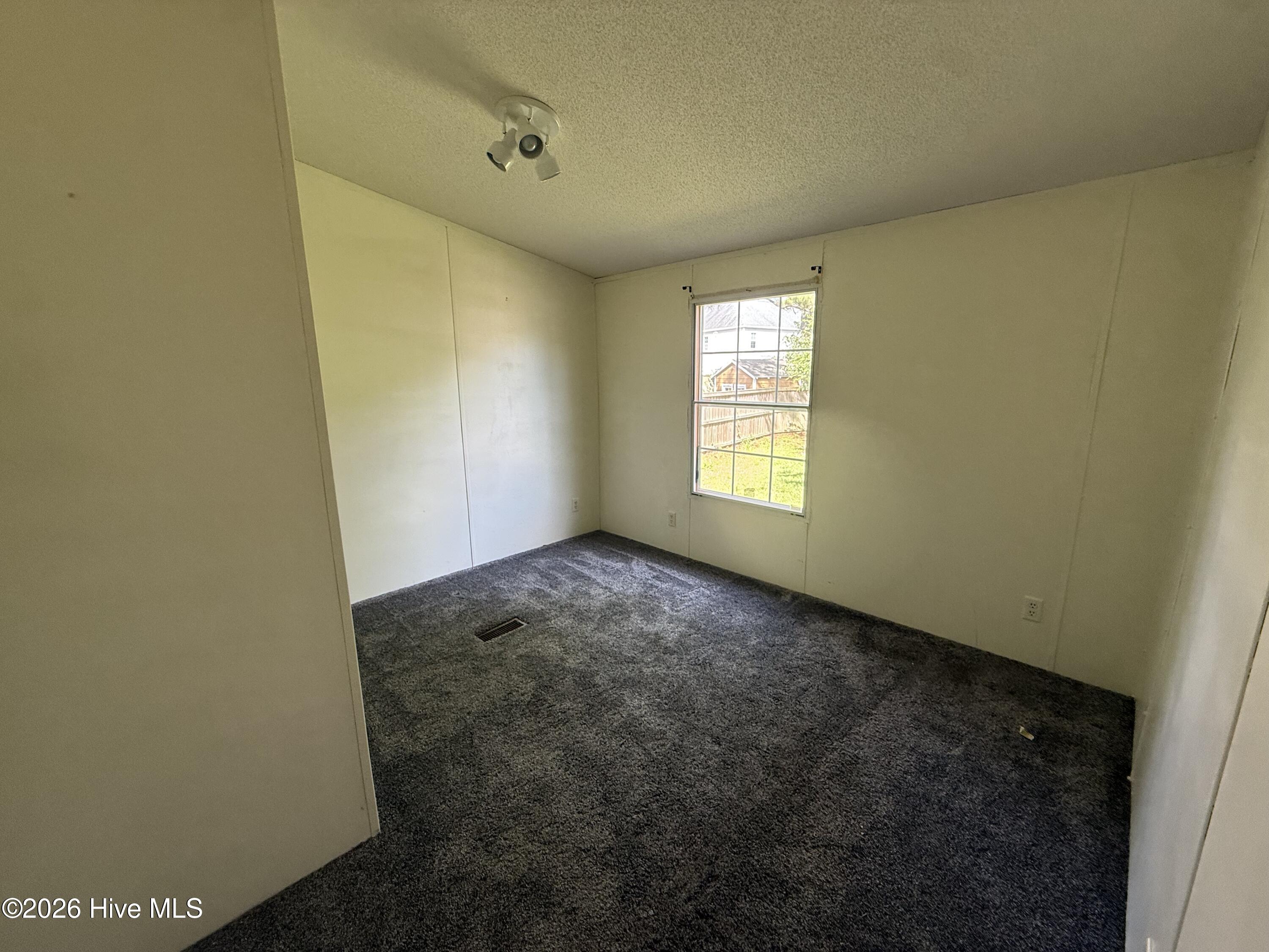 907 Kontiki Court Property Photo 9