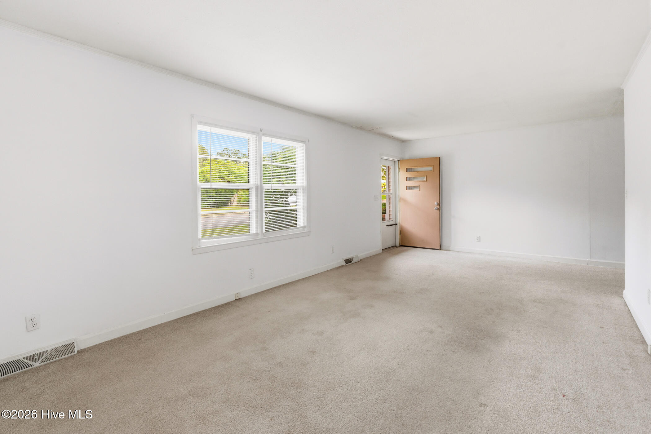 163 & 165 E Main Street E Property Photo 28