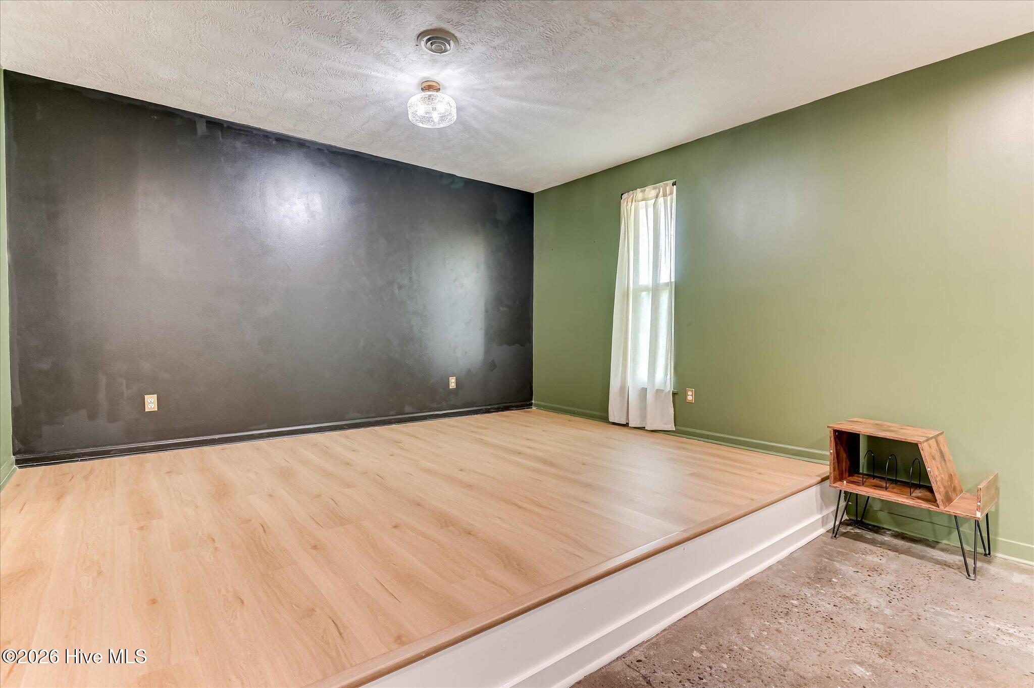 131 Dresden Drive Property Photo 14