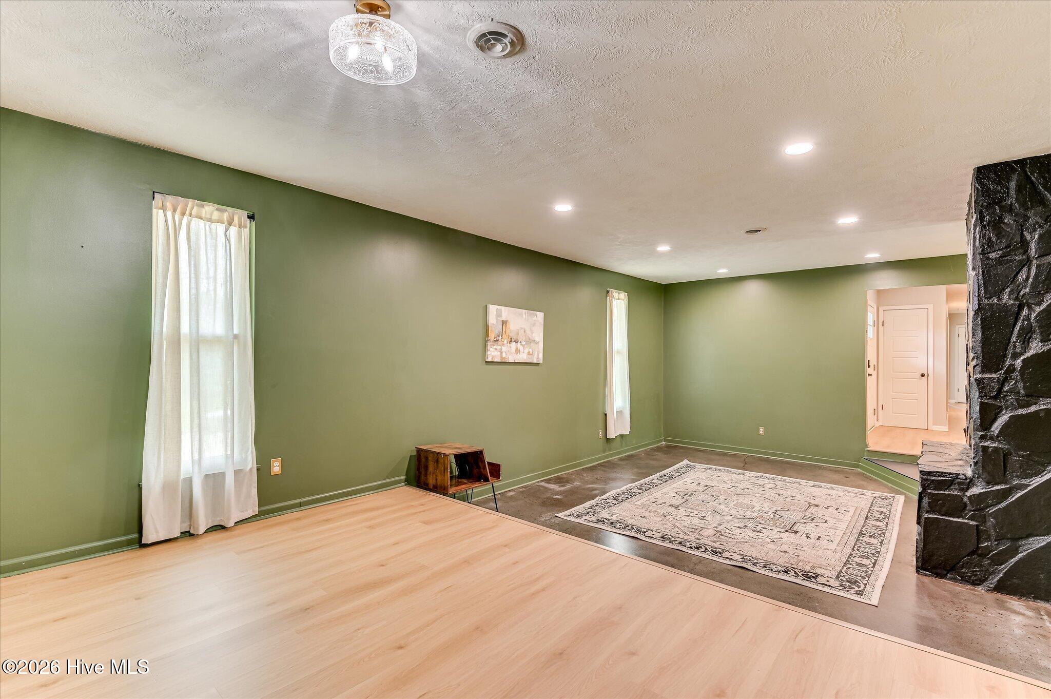 131 Dresden Drive Property Photo 16