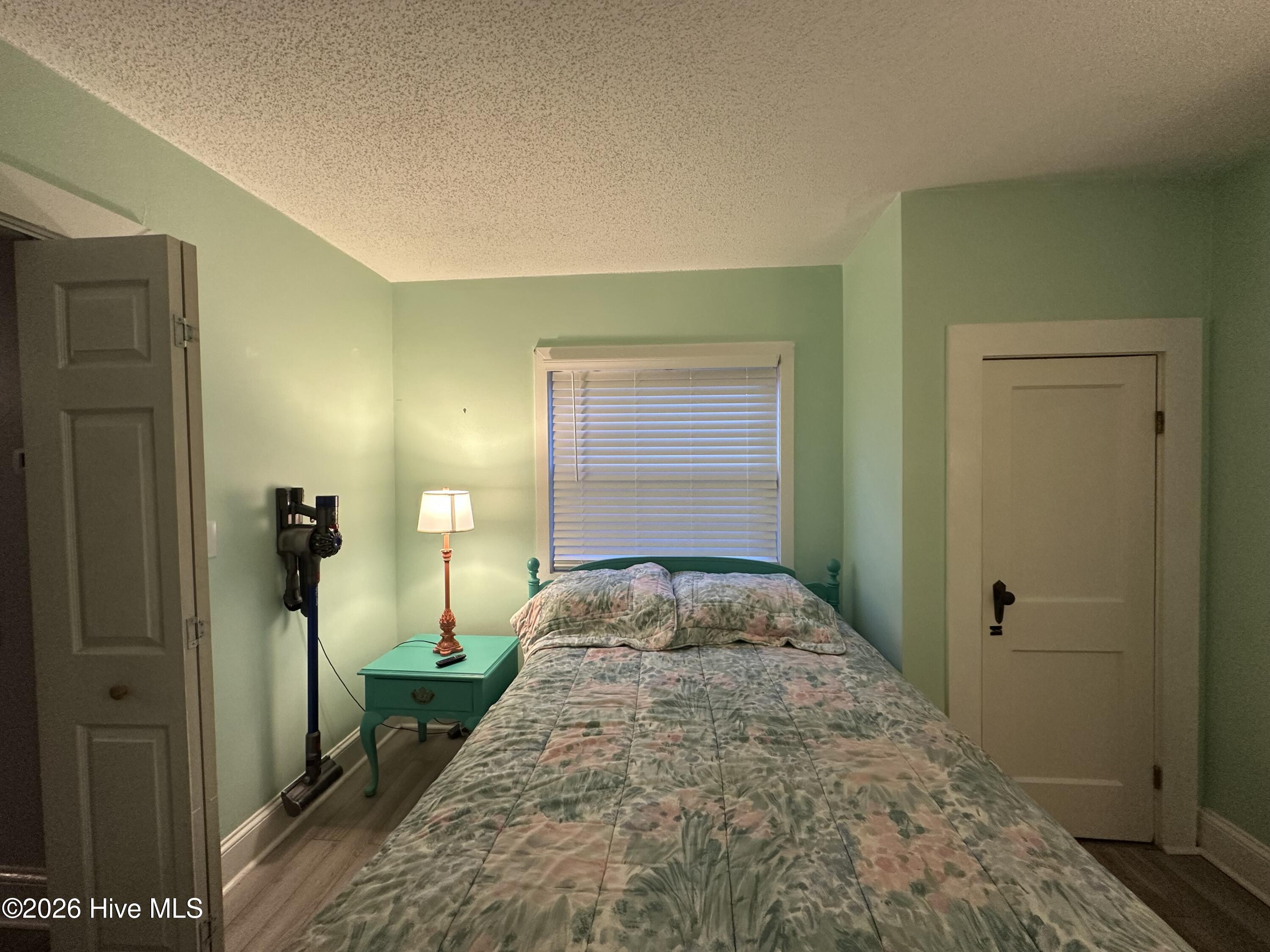 302 N Shores Road Property Photo 12