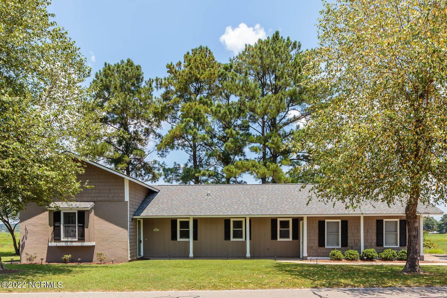 647 Castleberry Court Property Photo 1